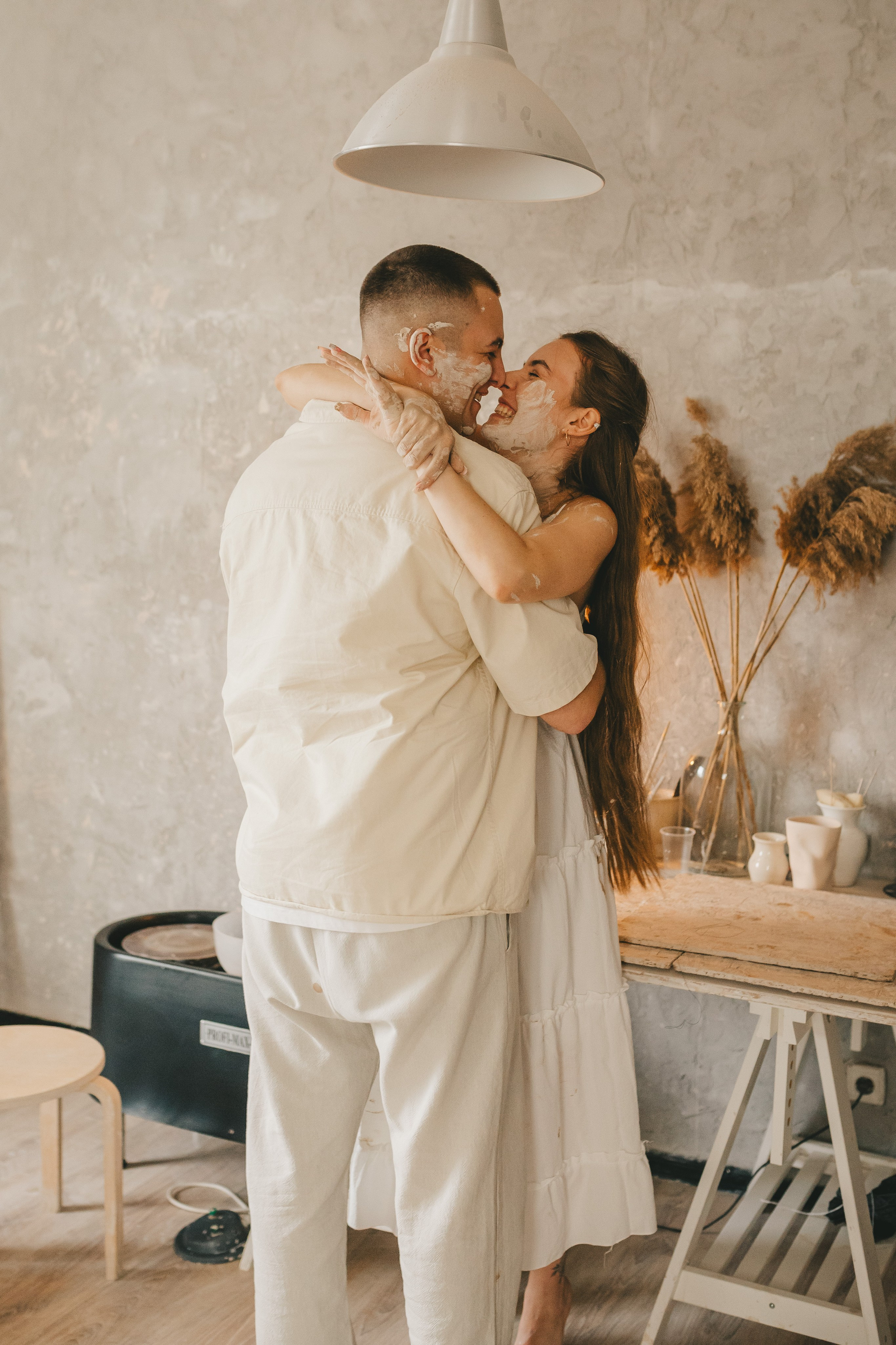 Дима и Даша в гончарной мастерской. Семейный lifestyle фотограф в Санкт-Петербурге Людмила Пахомова