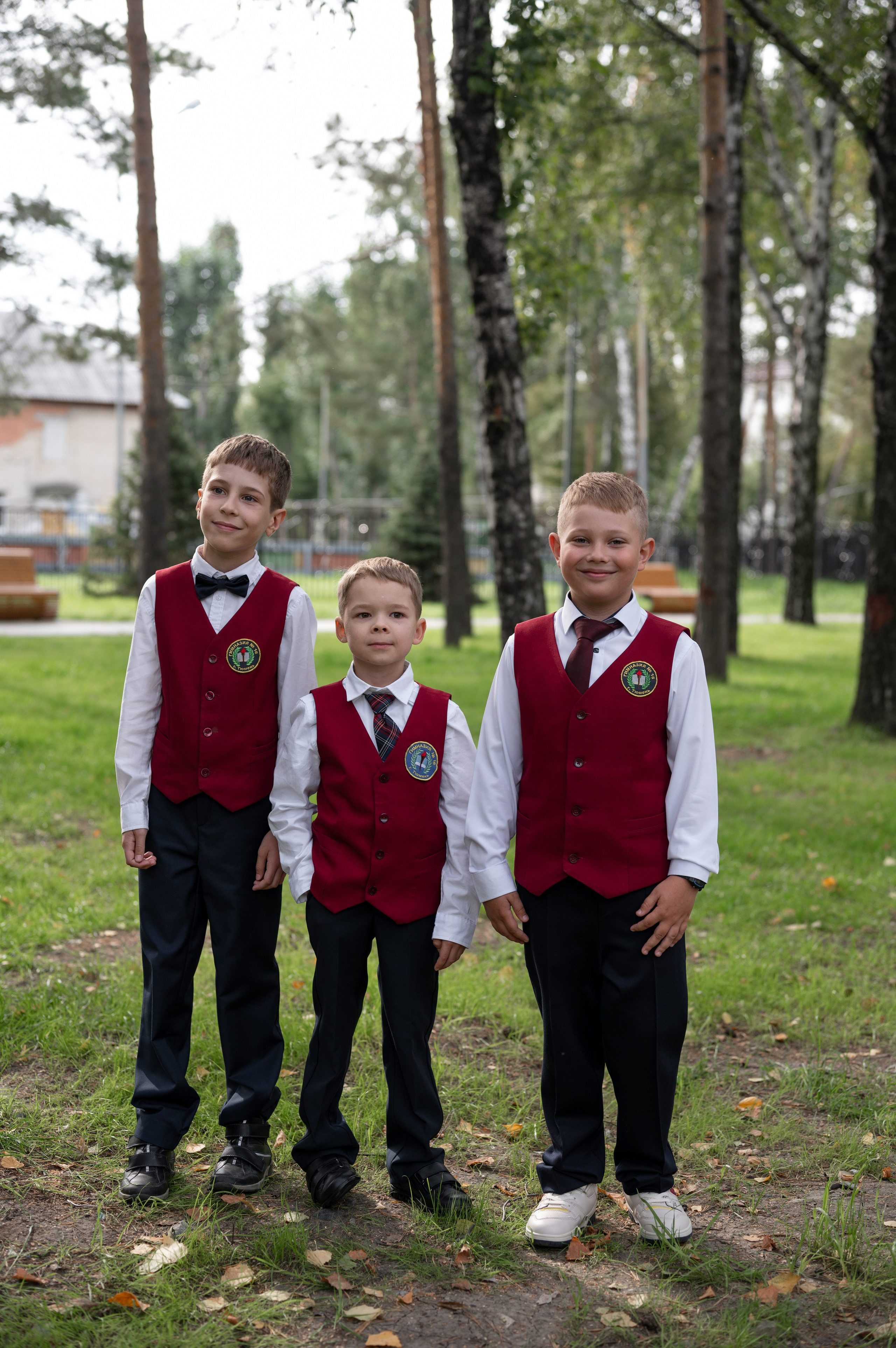 1 сентября 16 гимназия 2 класс (линейка + в классе+ на улице). Фотограф новорожденных, семейный детский в Тюмени Татьяна Морозова