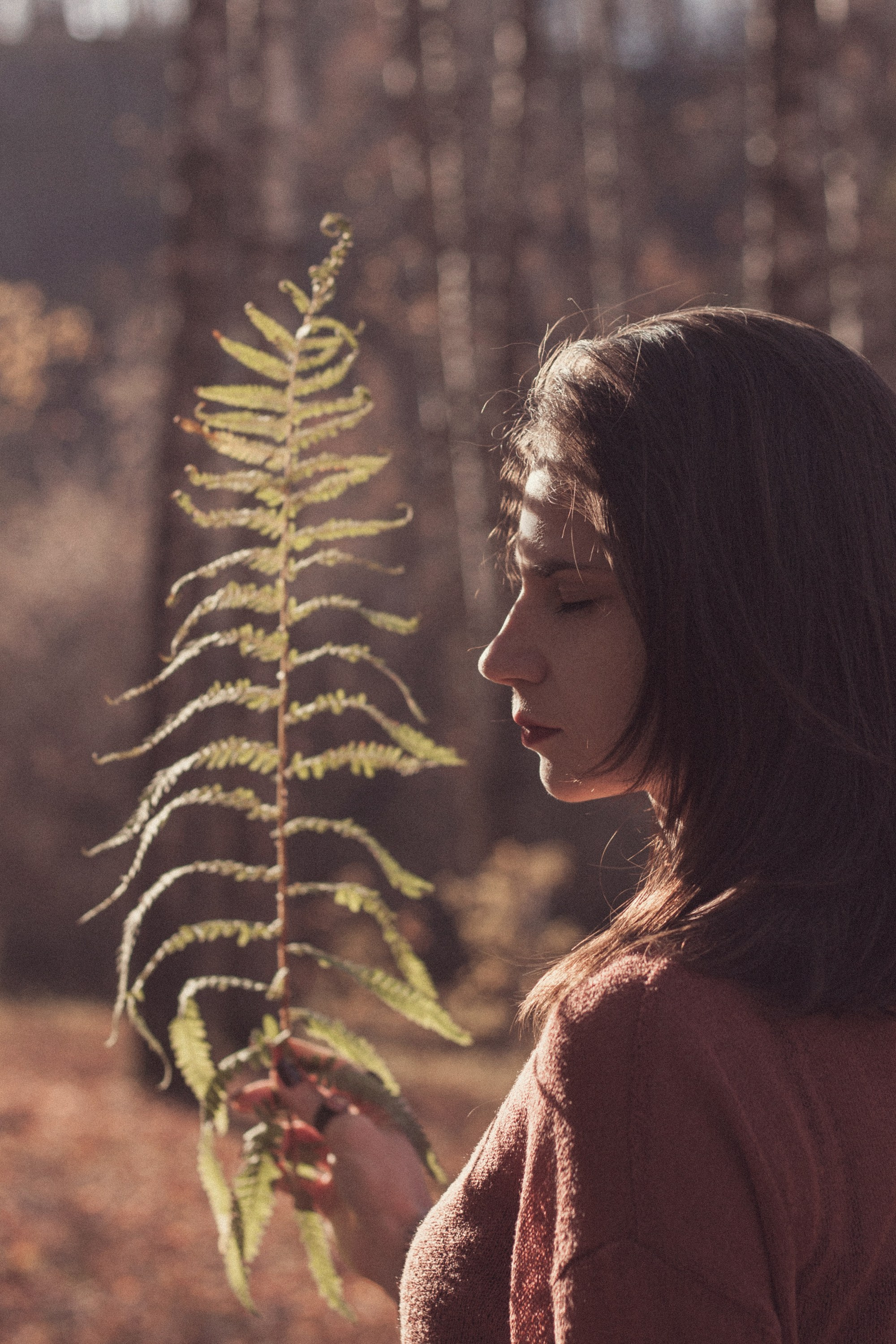 Ксения и папоротник / Ак-Кайын. Фотограф Наталья Гончарова. Снимаю живые портреты в Алматы