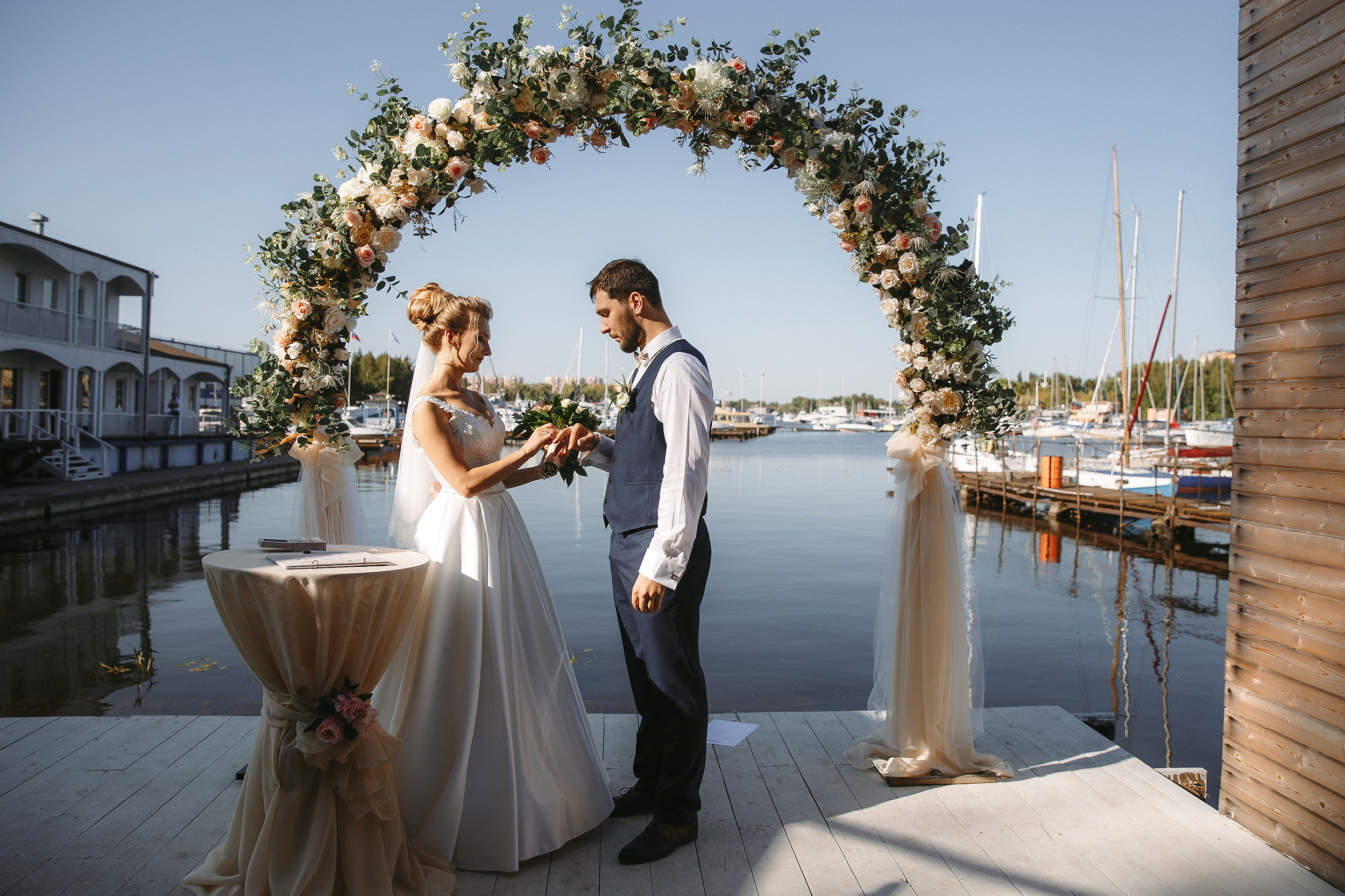 Свадебная фотосессия Яхт Клуб Водник для Елены и Тараса