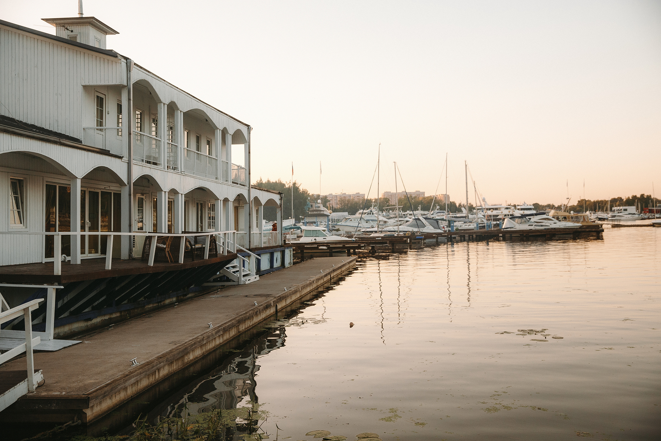 Свадебная фотосессия Яхт Клуб Водник для Елены и Тараса