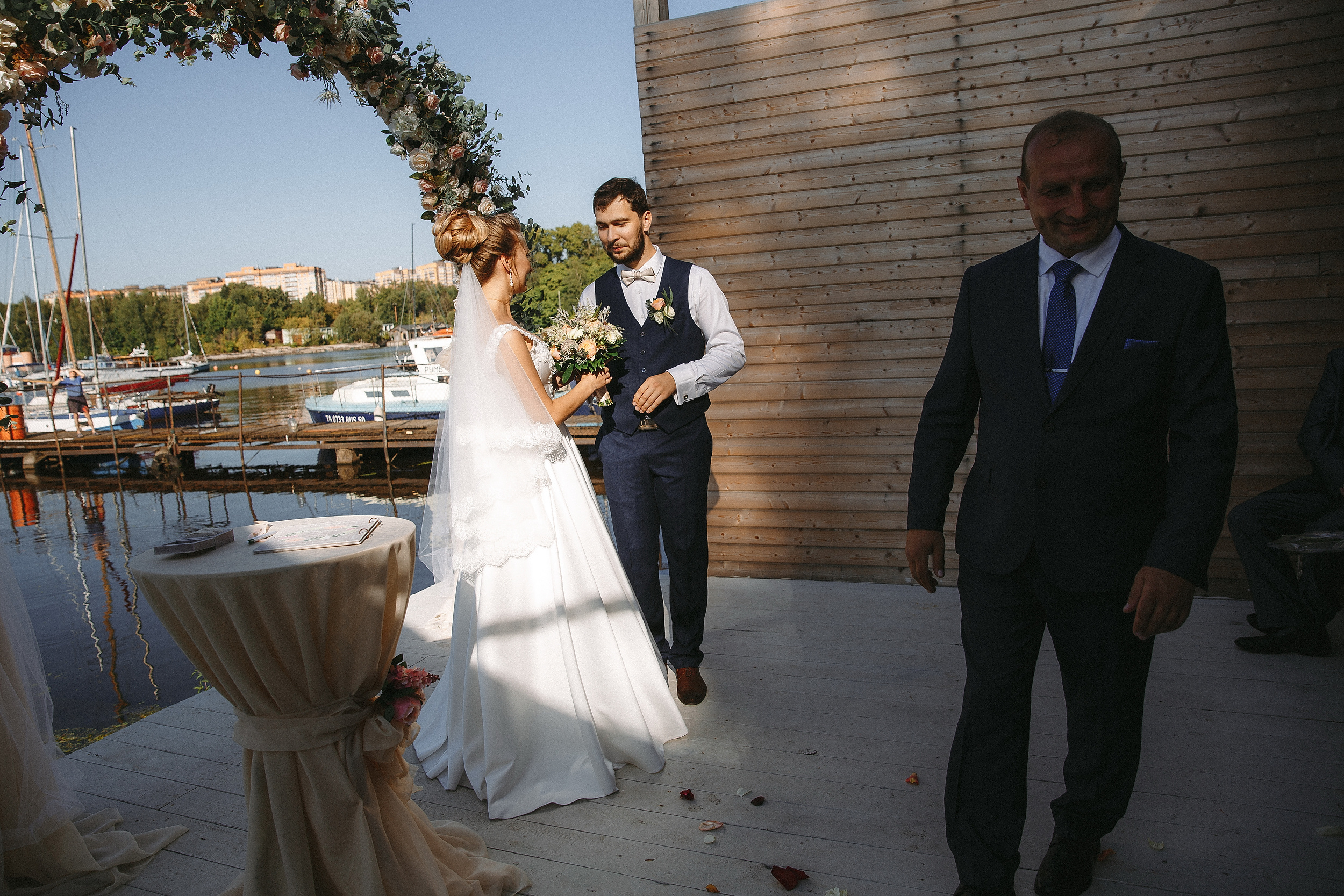 Свадебная фотосессия Яхт Клуб Водник для Елены и Тараса