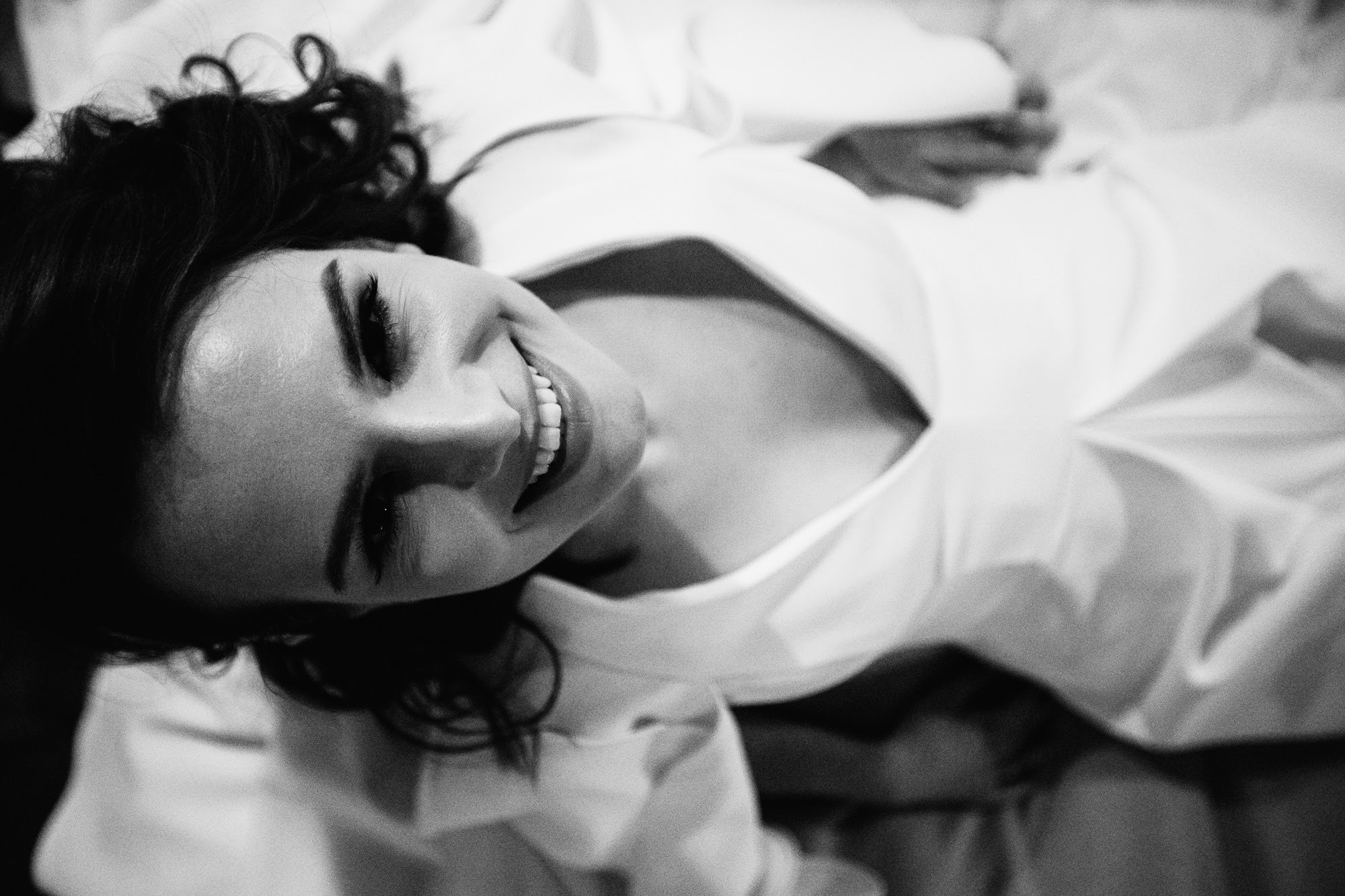 Москва. Вечер. Красные стены. Свадебный и семейный фотограф в Екатеринбурге Илья Рихтер