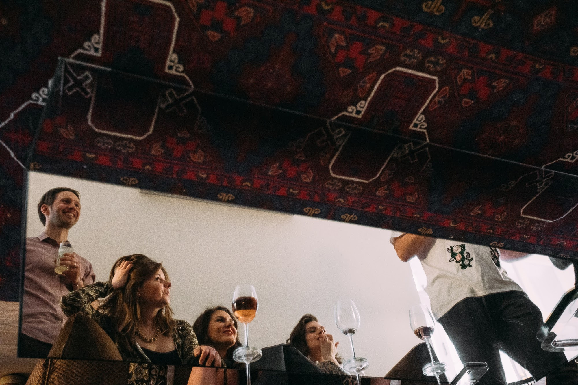 Москва. Вечер. Красные стены. Свадебный и семейный фотограф в Екатеринбурге Илья Рихтер