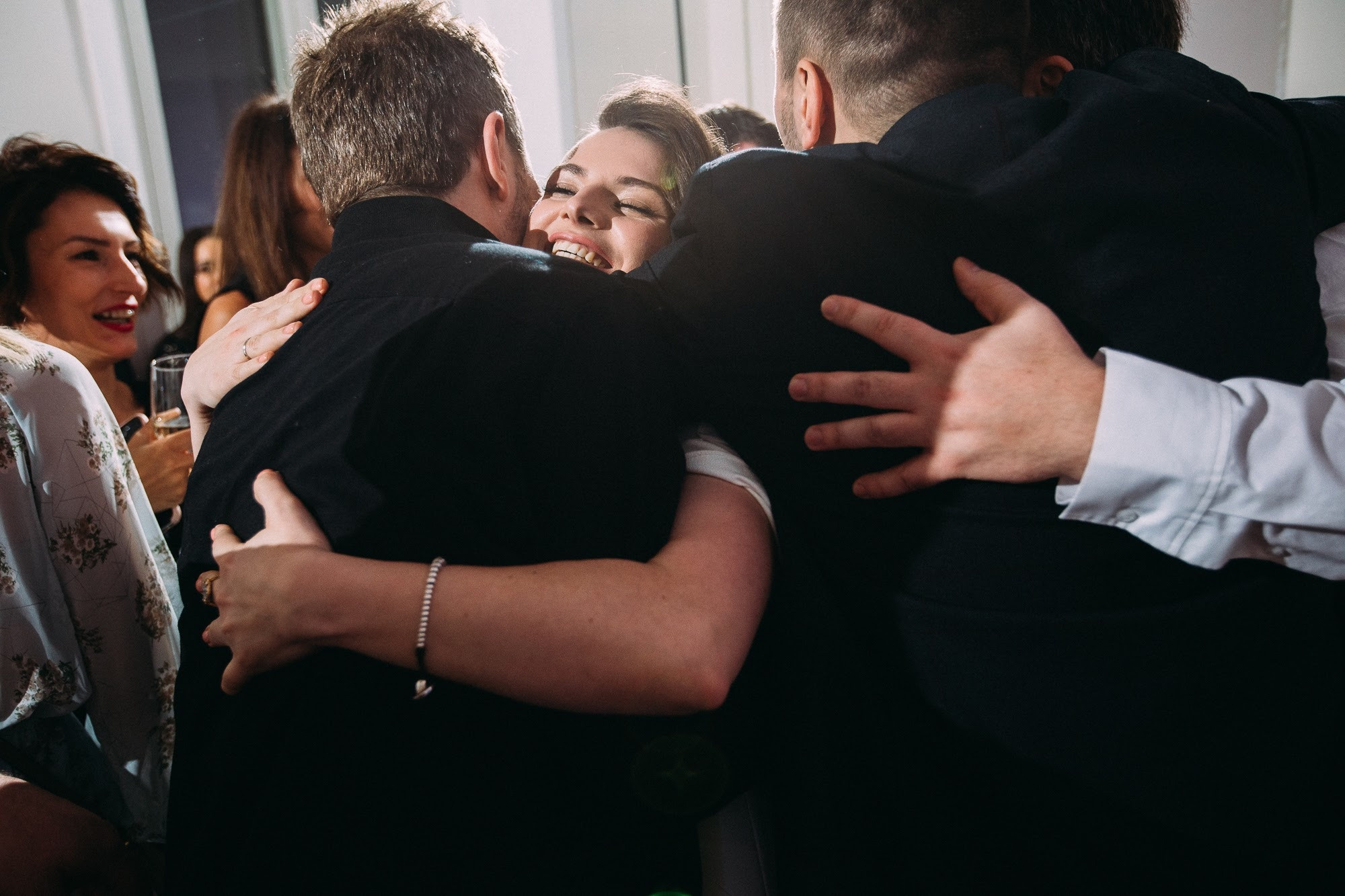 Москва. Вечер. Красные стены. Свадебный и семейный фотограф в Екатеринбурге Илья Рихтер