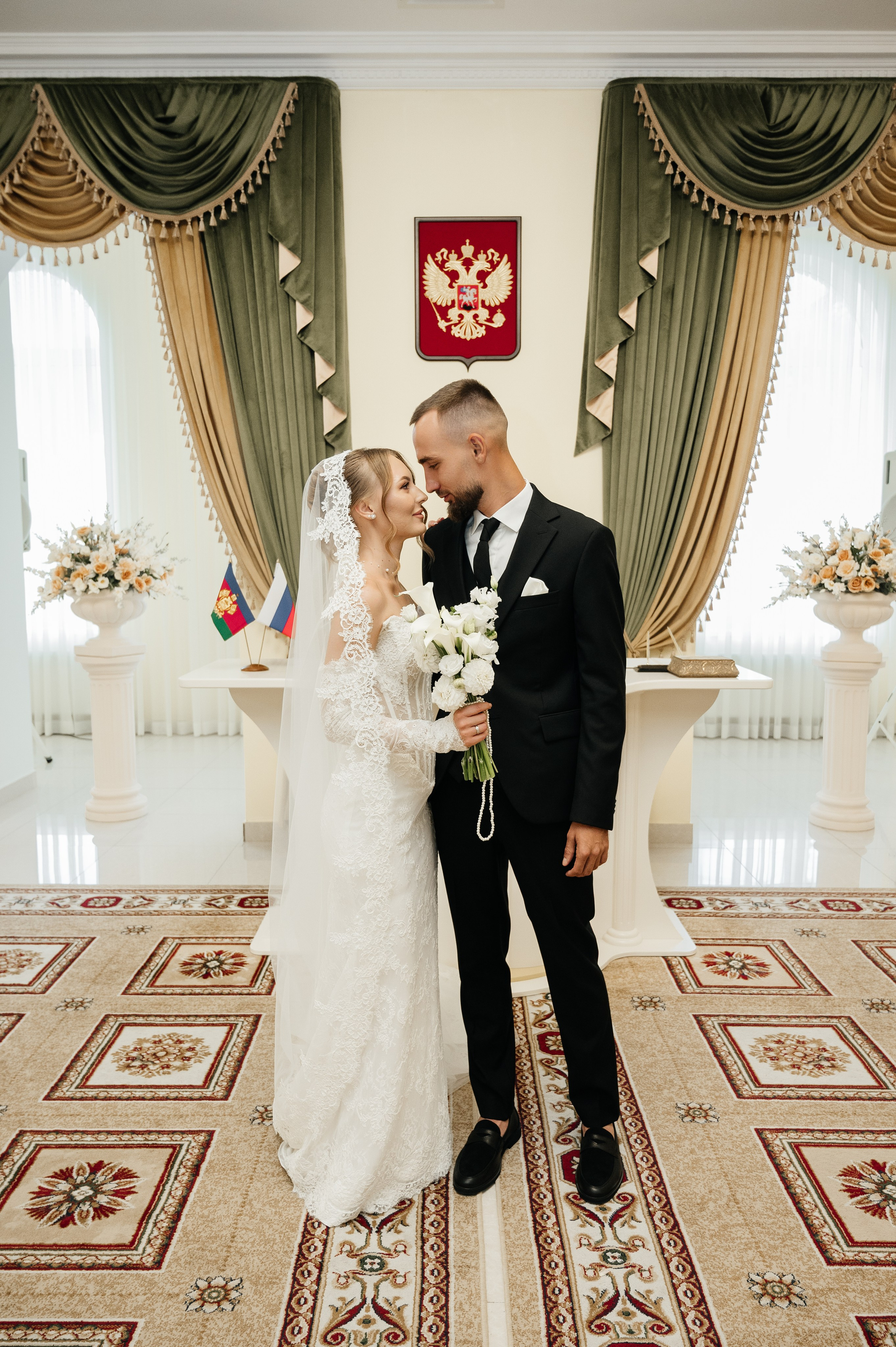 Виктор и Валерия (загс). Свадебный и семейный фотограф в Краснодаре Алина Мельник