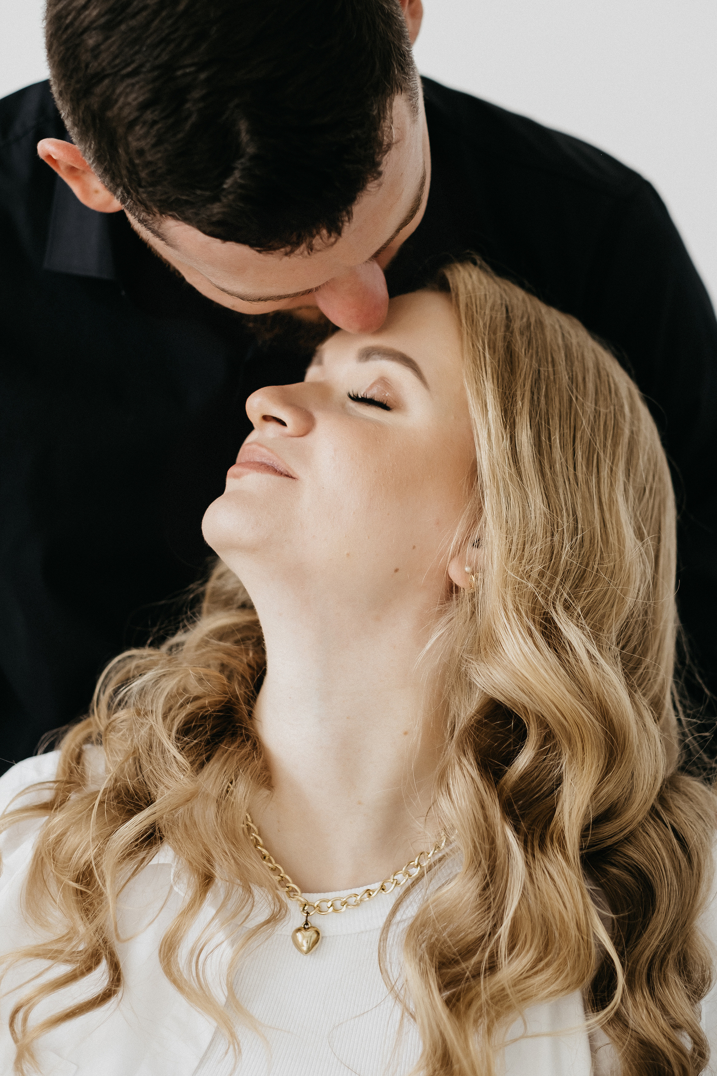 Съемка беременности в студии Волгограда. Свадебный и семейный фотограф в Волгограде Кристина Иванова