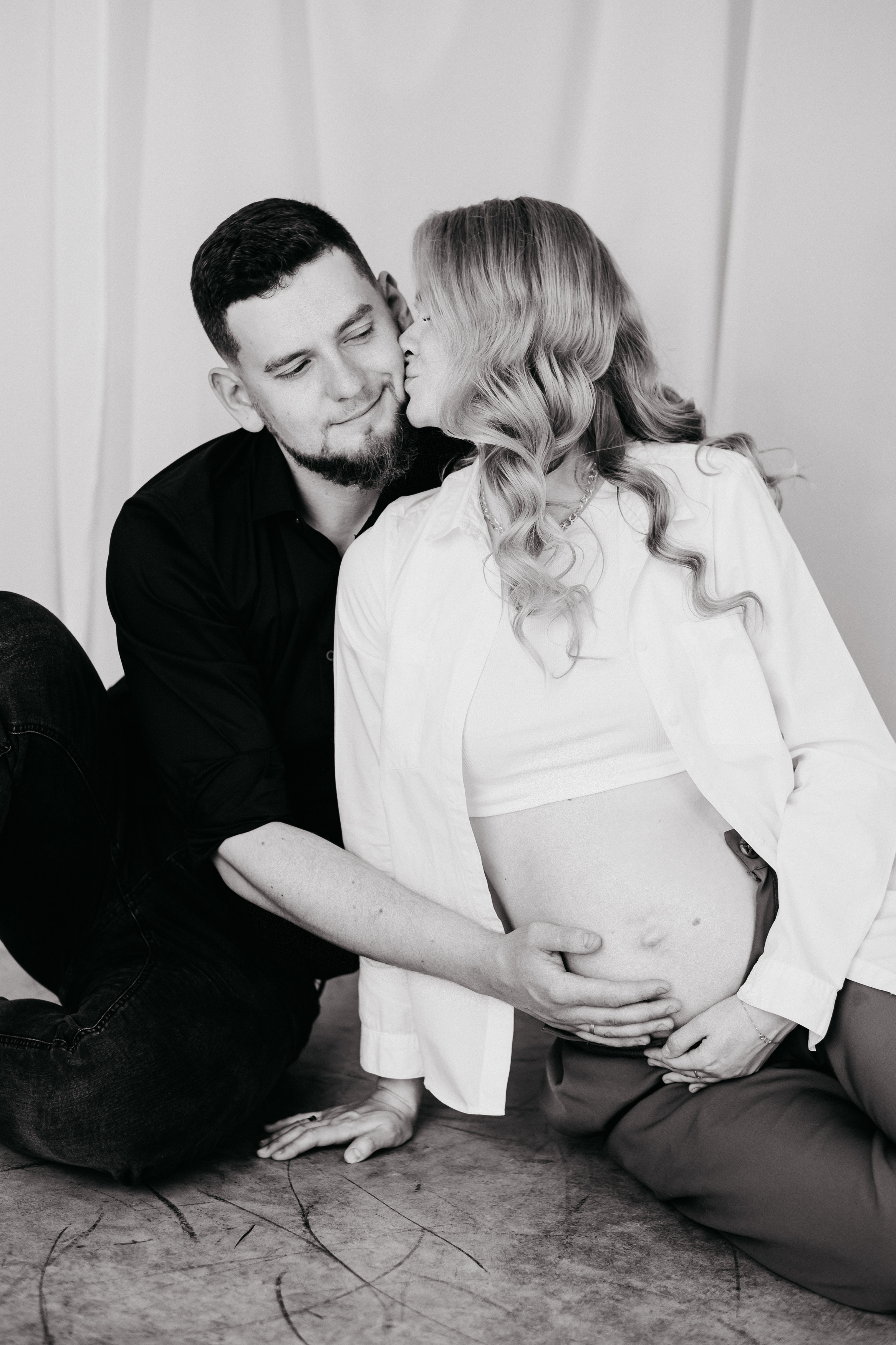 Съемка беременности в студии Волгограда. Свадебный и семейный фотограф в Волгограде Кристина Иванова