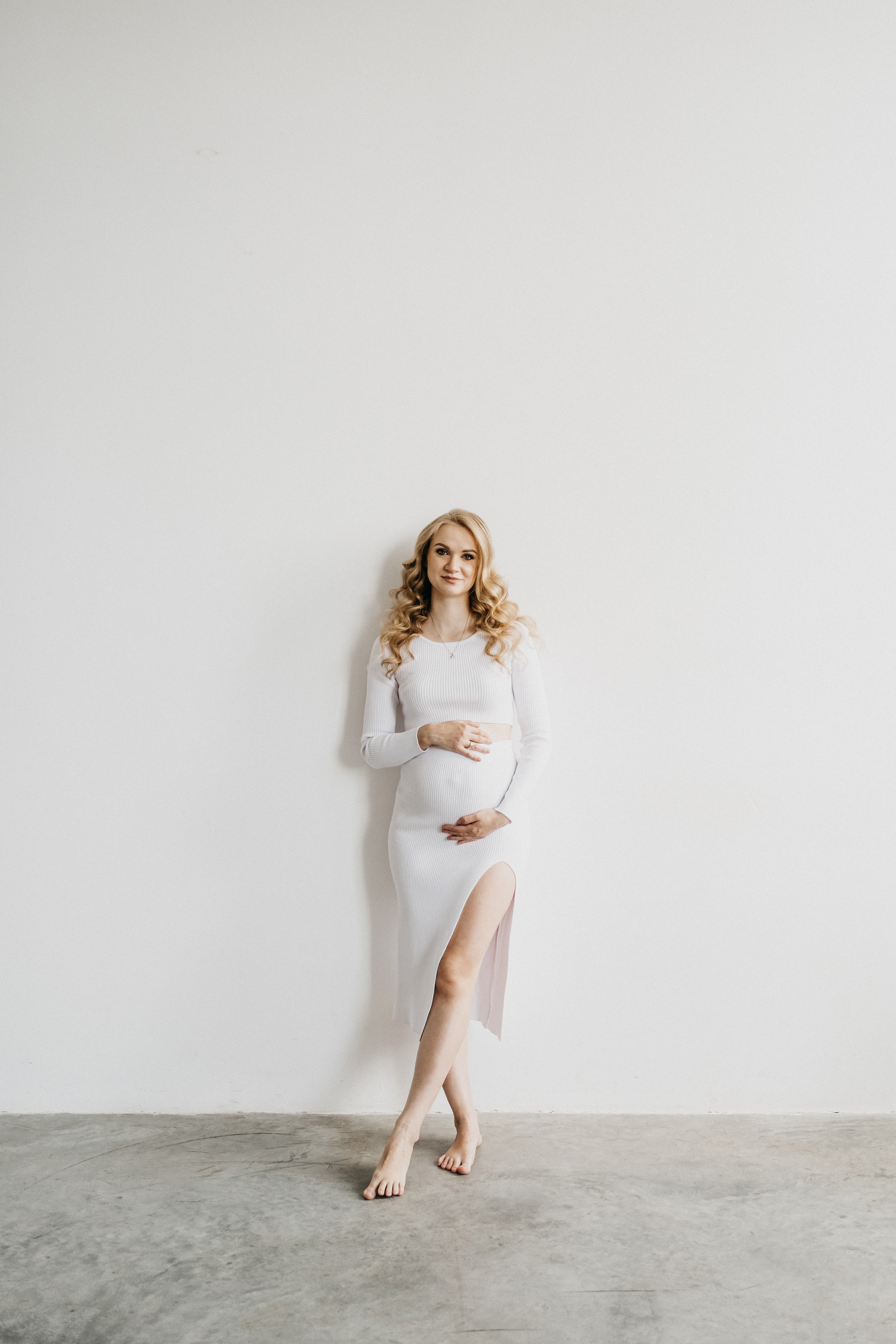 Съемка беременности в студии Волгограда. Свадебный и семейный фотограф в Волгограде Кристина Иванова