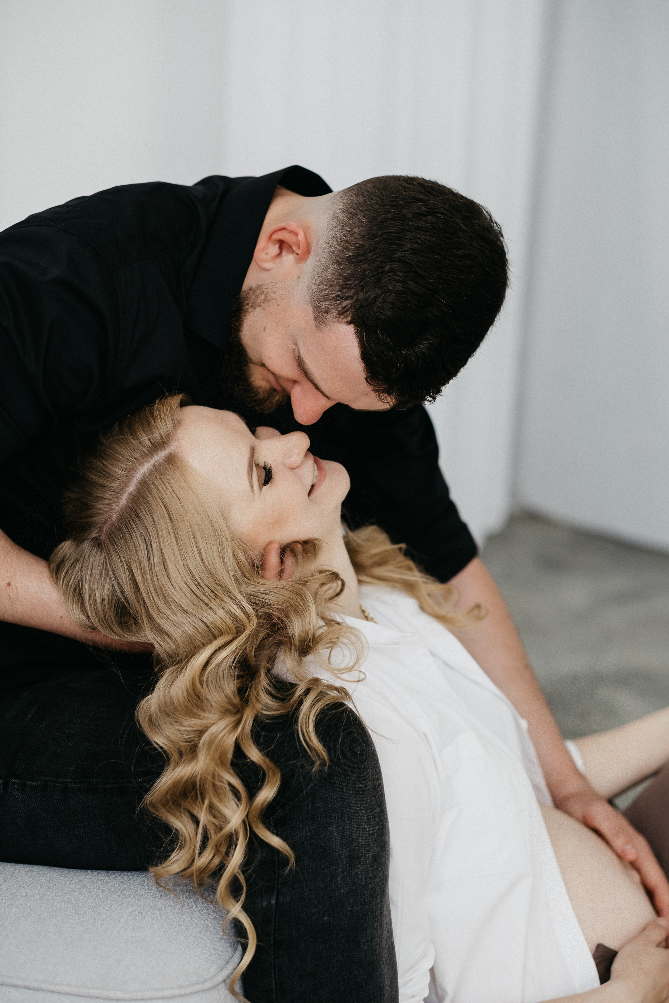 Съемка беременности в студии Волгограда. Свадебный и семейный фотограф в Волгограде Кристина Иванова