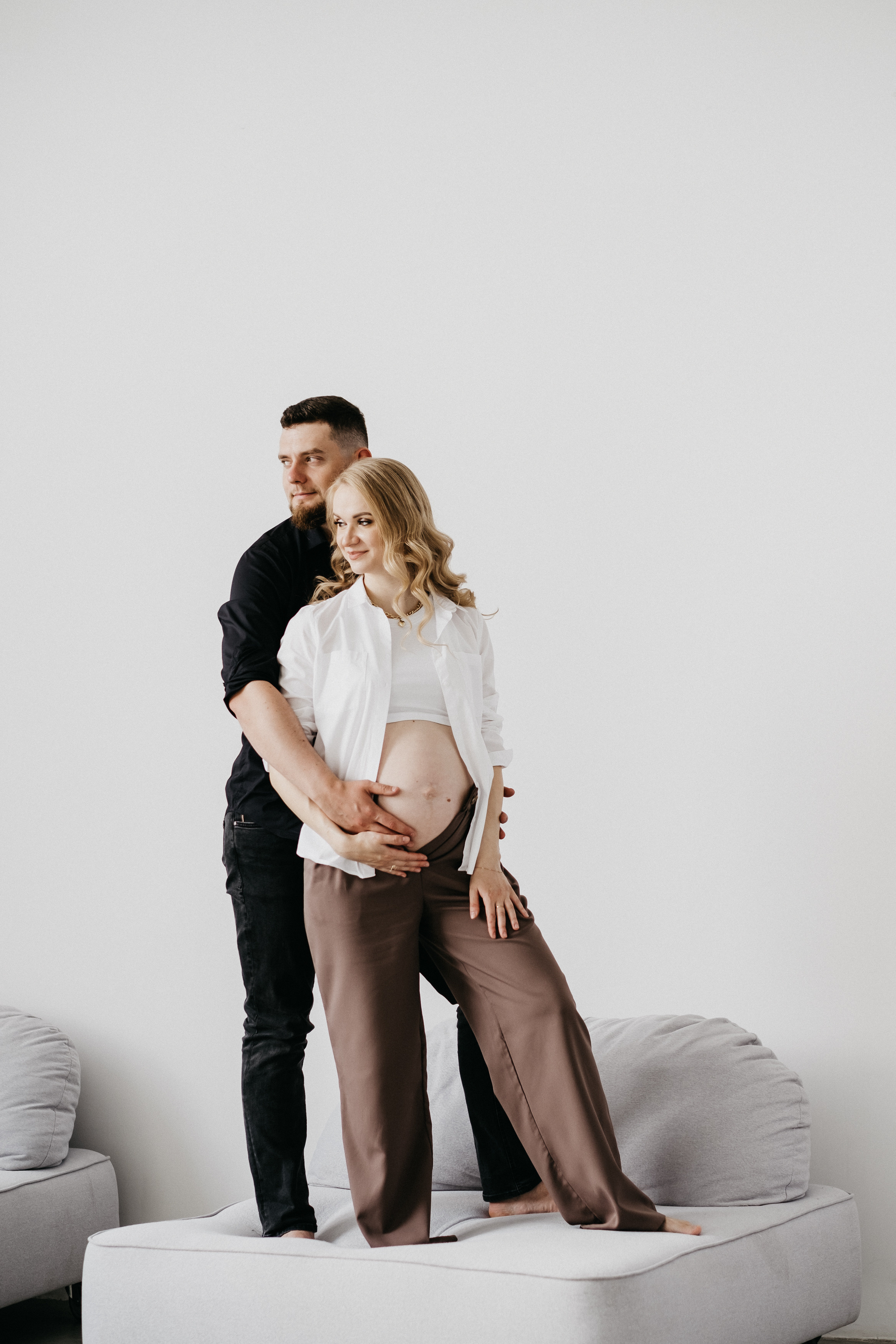 Съемка беременности в студии Волгограда. Свадебный и семейный фотограф в Волгограде Кристина Иванова