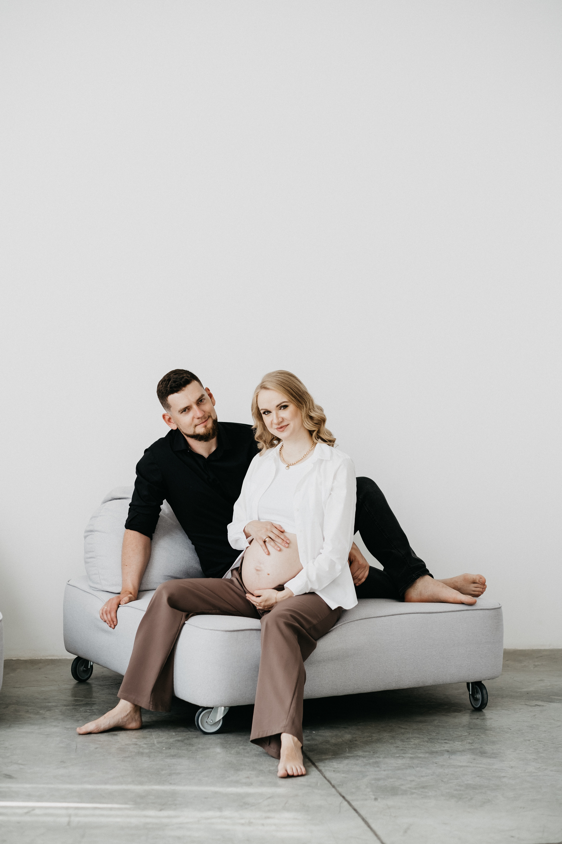 Съемка беременности в студии Волгограда. Свадебный и семейный фотограф в Волгограде Кристина Иванова