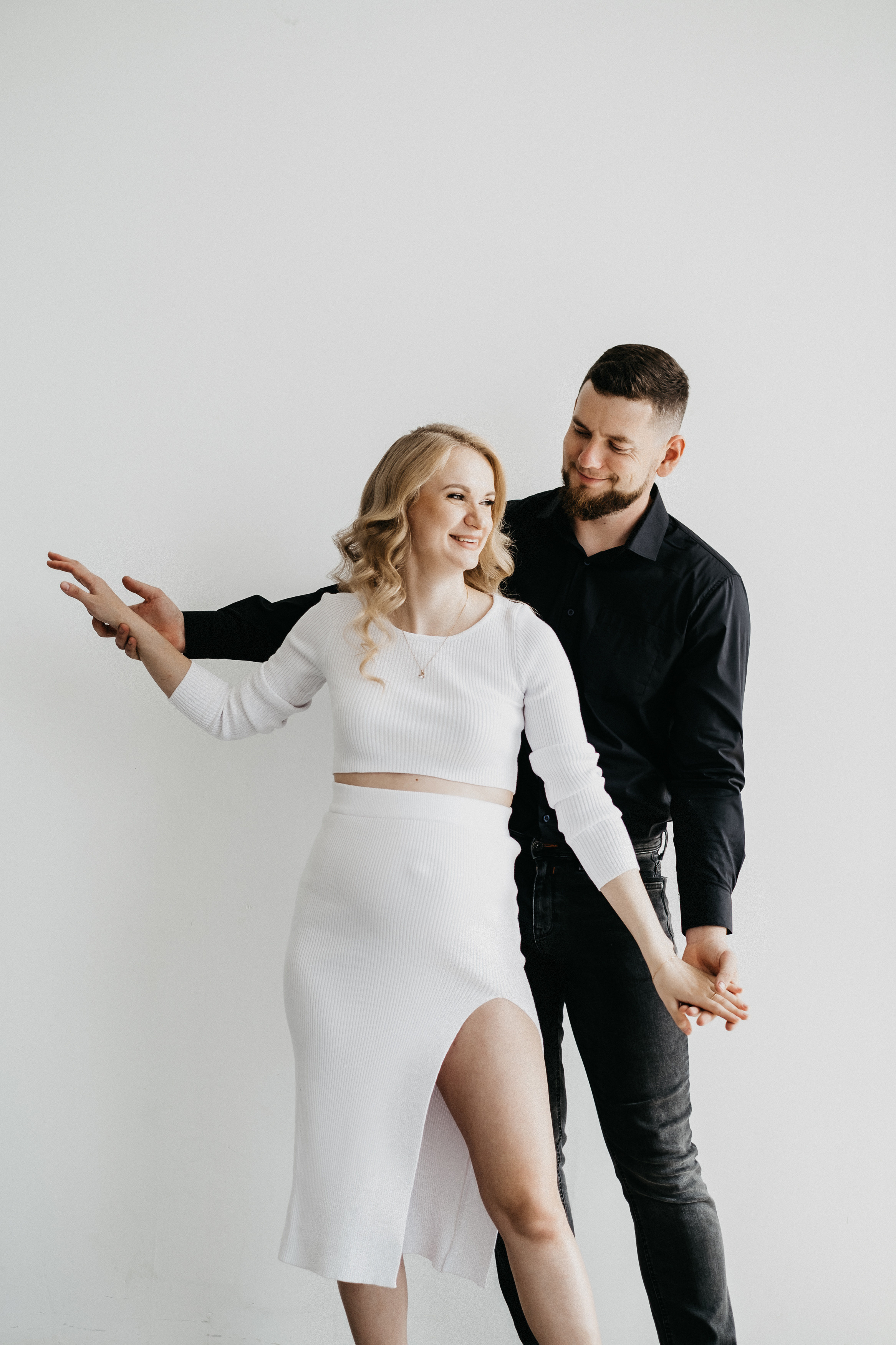 Съемка беременности в студии Волгограда. Свадебный и семейный фотограф в Волгограде Кристина Иванова