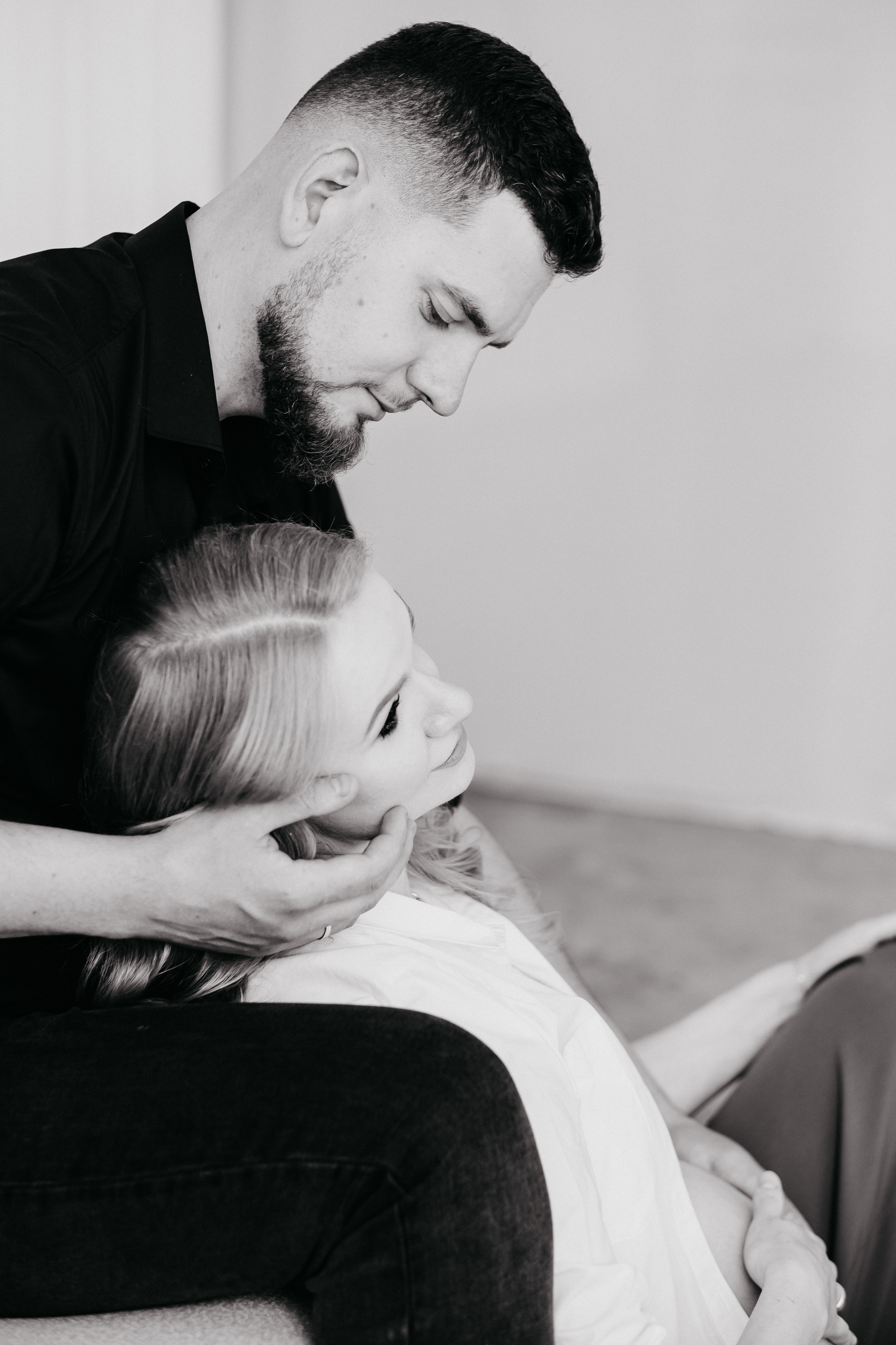 Съемка беременности в студии Волгограда. Свадебный и семейный фотограф в Волгограде Кристина Иванова