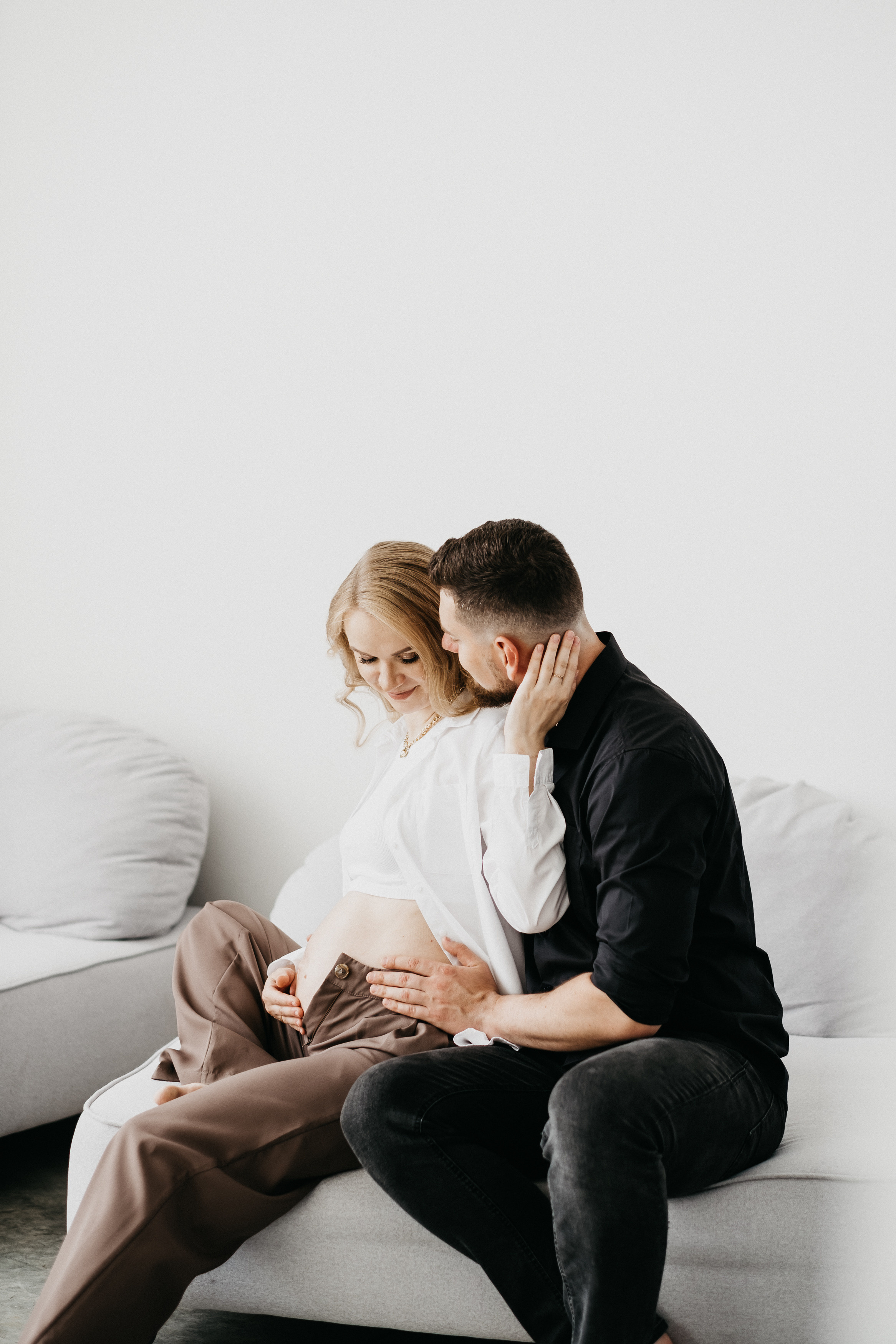 Съемка беременности в студии Волгограда. Свадебный и семейный фотограф в Волгограде Кристина Иванова