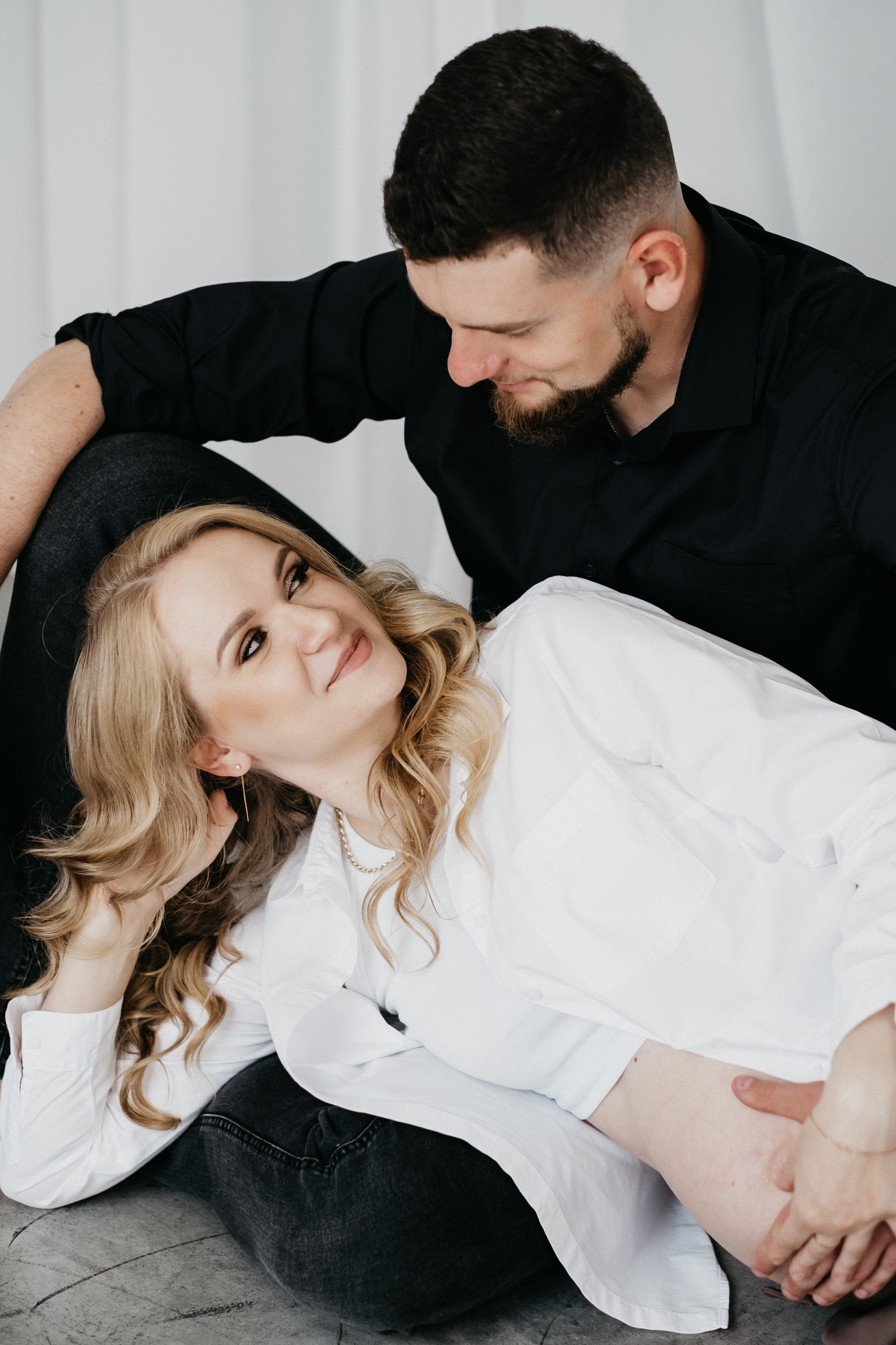 Съемка беременности в студии Волгограда. Свадебный и семейный фотограф в Волгограде Кристина Иванова