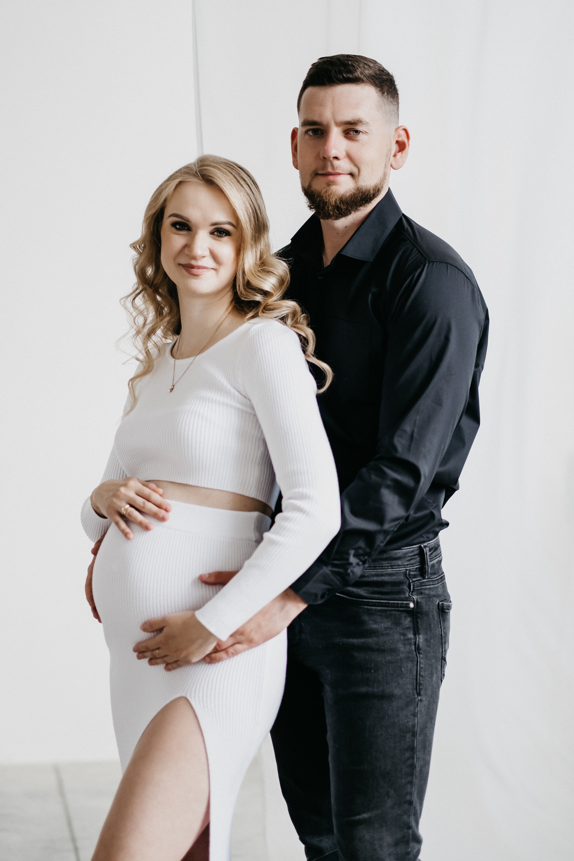 Съемка беременности в студии Волгограда. Свадебный и семейный фотограф в Волгограде Кристина Иванова