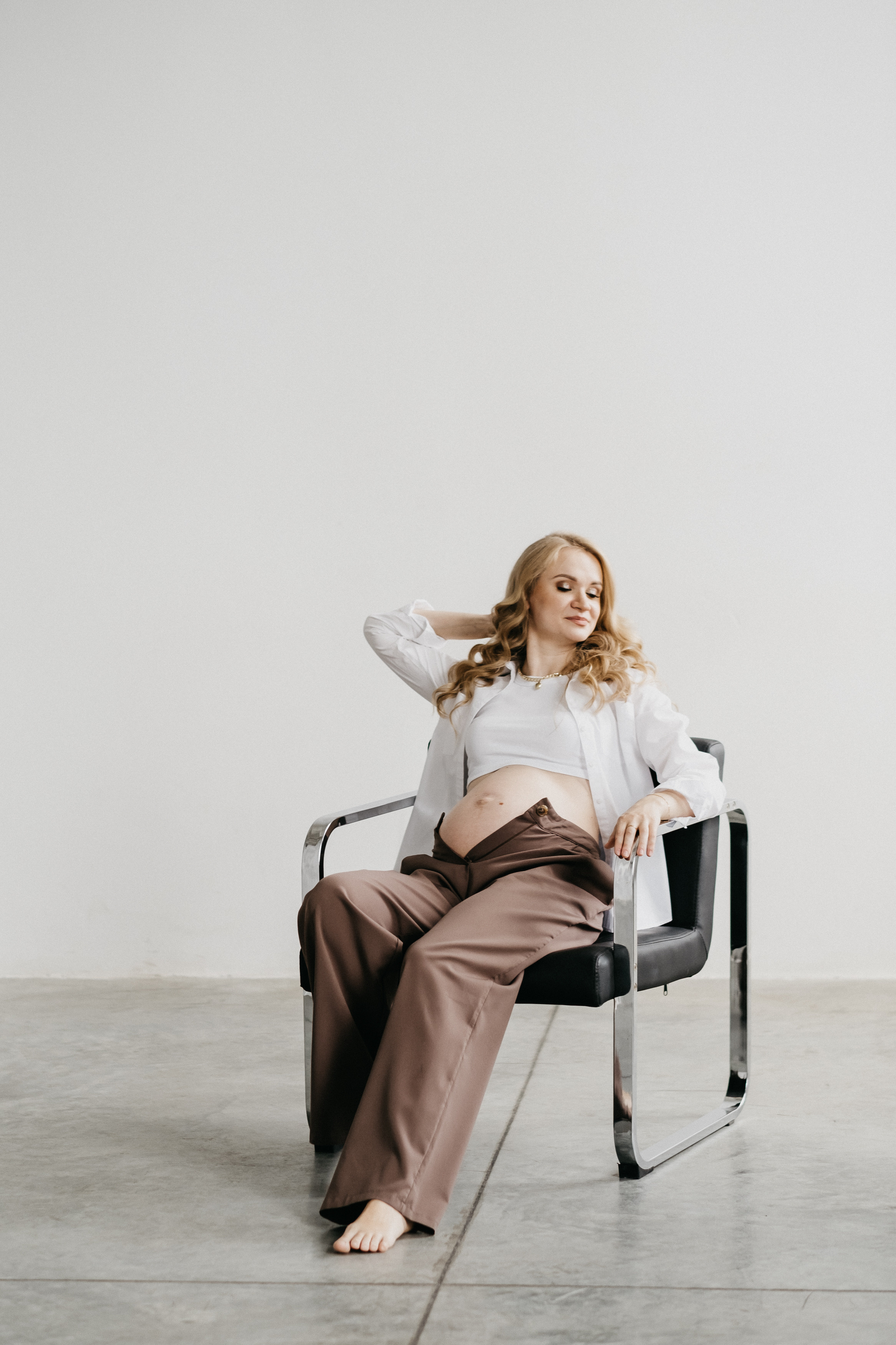 Съемка беременности в студии Волгограда. Свадебный и семейный фотограф в Волгограде Кристина Иванова