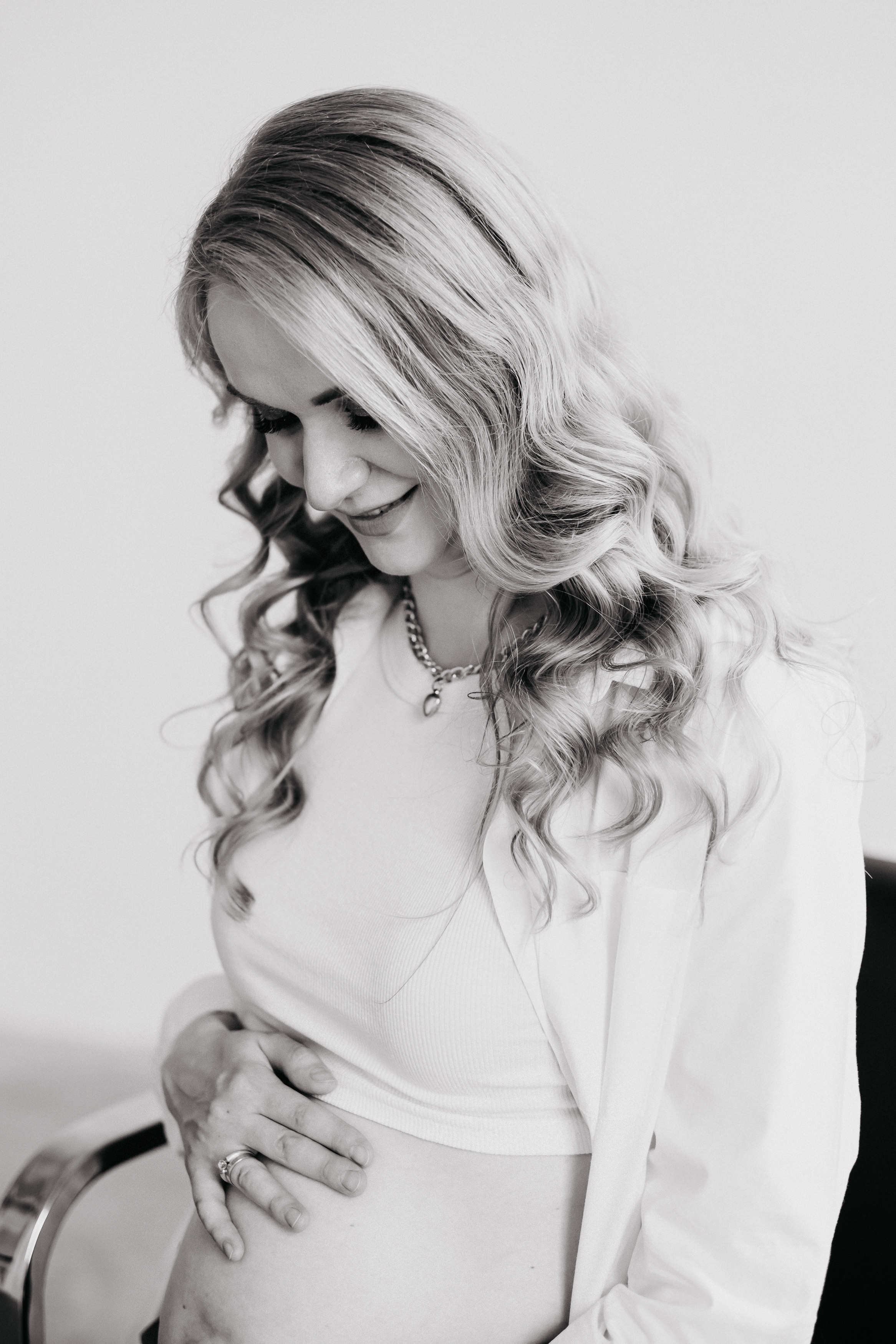 Съемка беременности в студии Волгограда. Свадебный и семейный фотограф в Волгограде Кристина Иванова