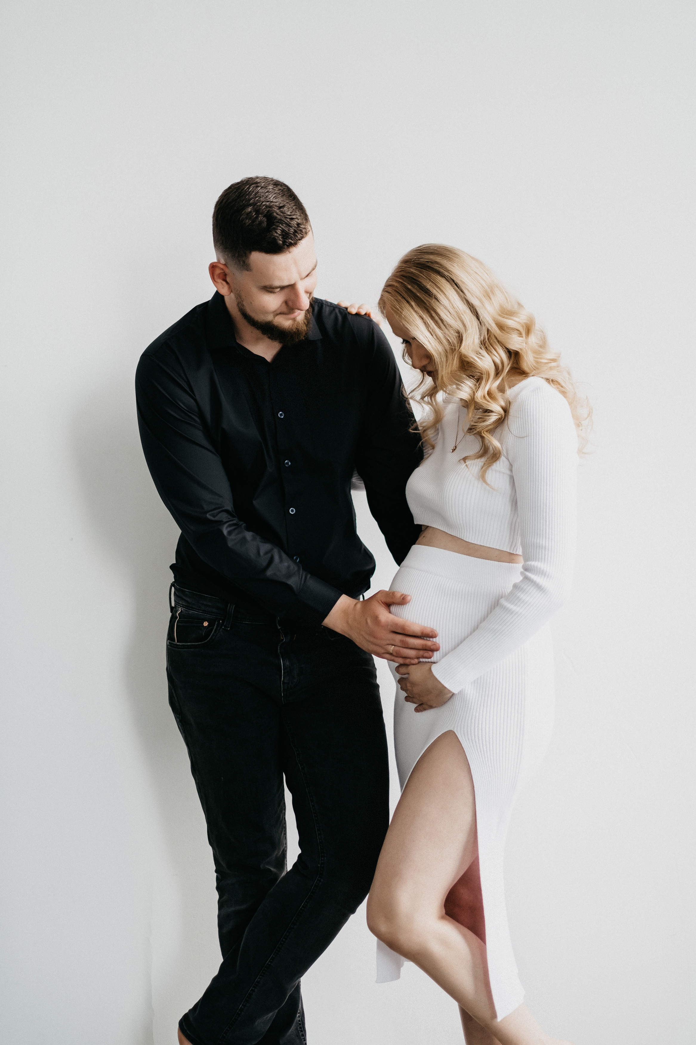 Съемка беременности в студии Волгограда. Свадебный и семейный фотограф в Волгограде Кристина Иванова