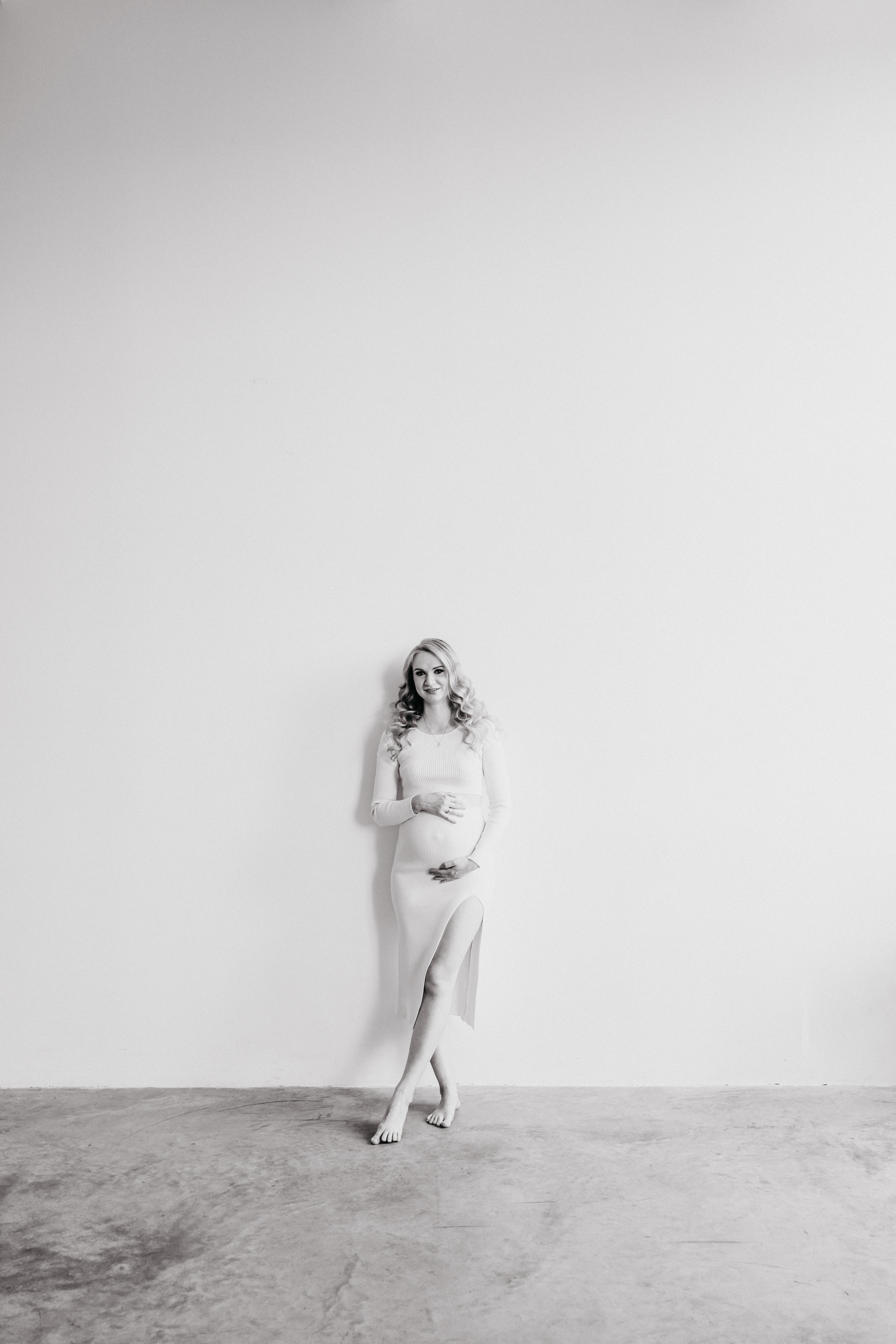 Съемка беременности в студии Волгограда. Свадебный и семейный фотограф в Волгограде Кристина Иванова