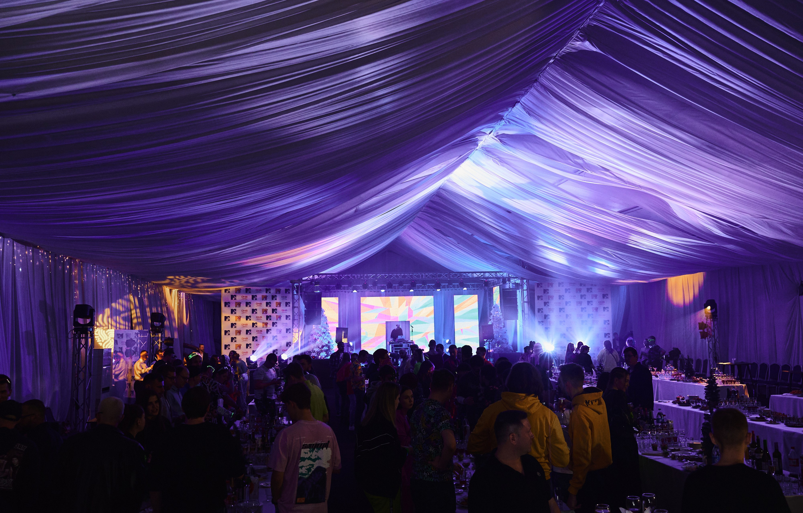 DNS НГ Корпаратив. Свадебный фотограф во Владивостоке Гарагуля Игорь