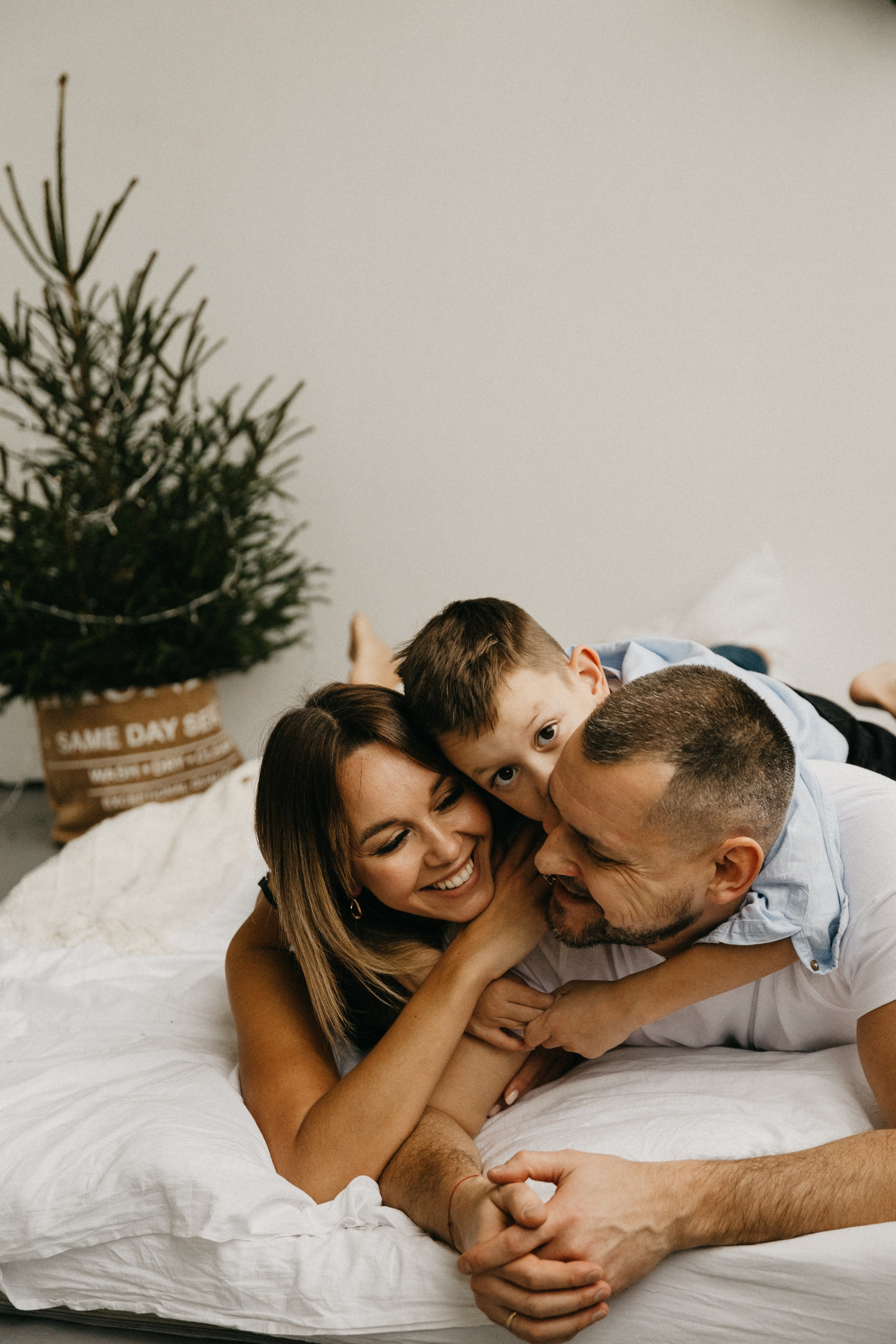 Женя, Юра, Марк. Главная