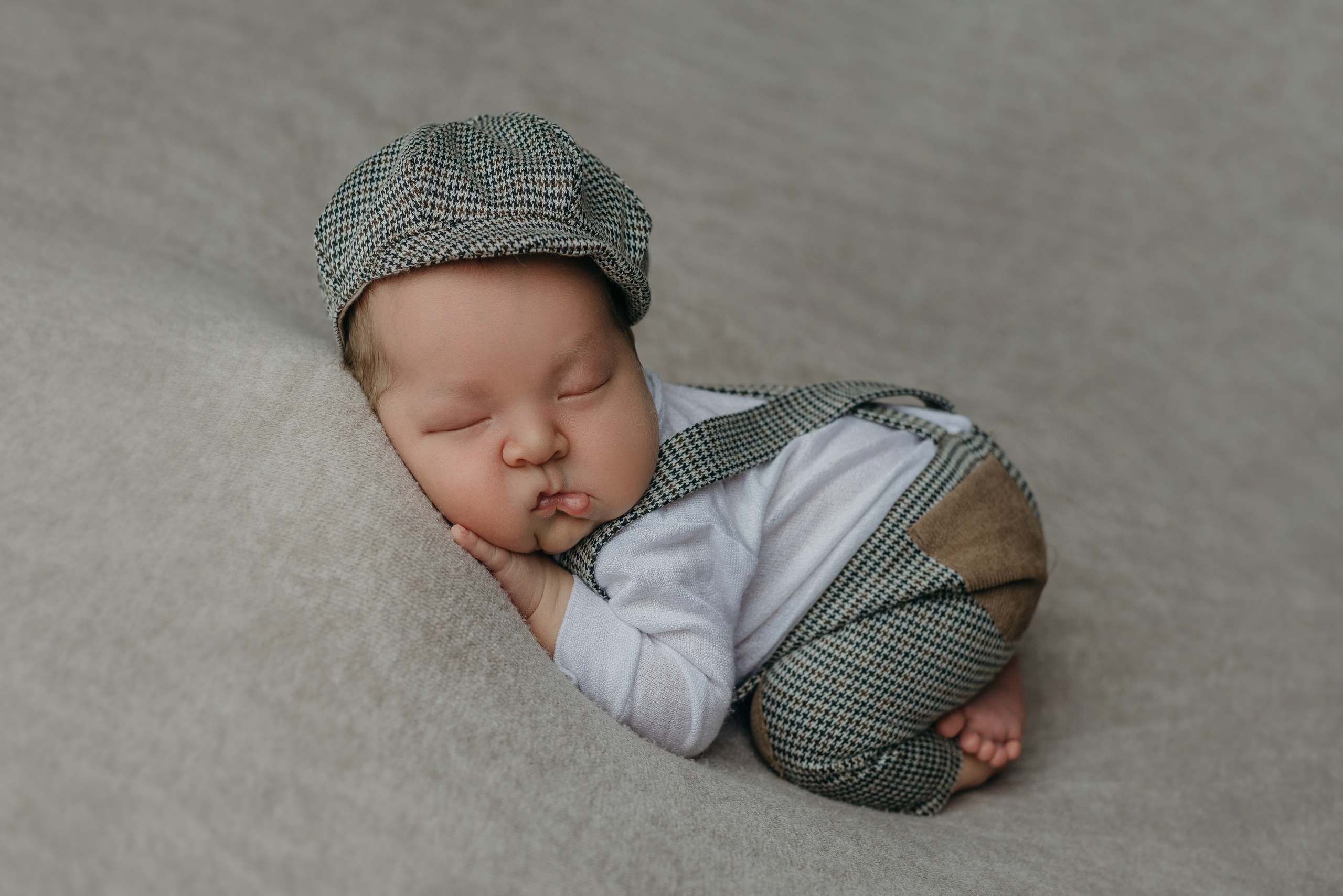 Артем. Фотограф новорожденных Белгород