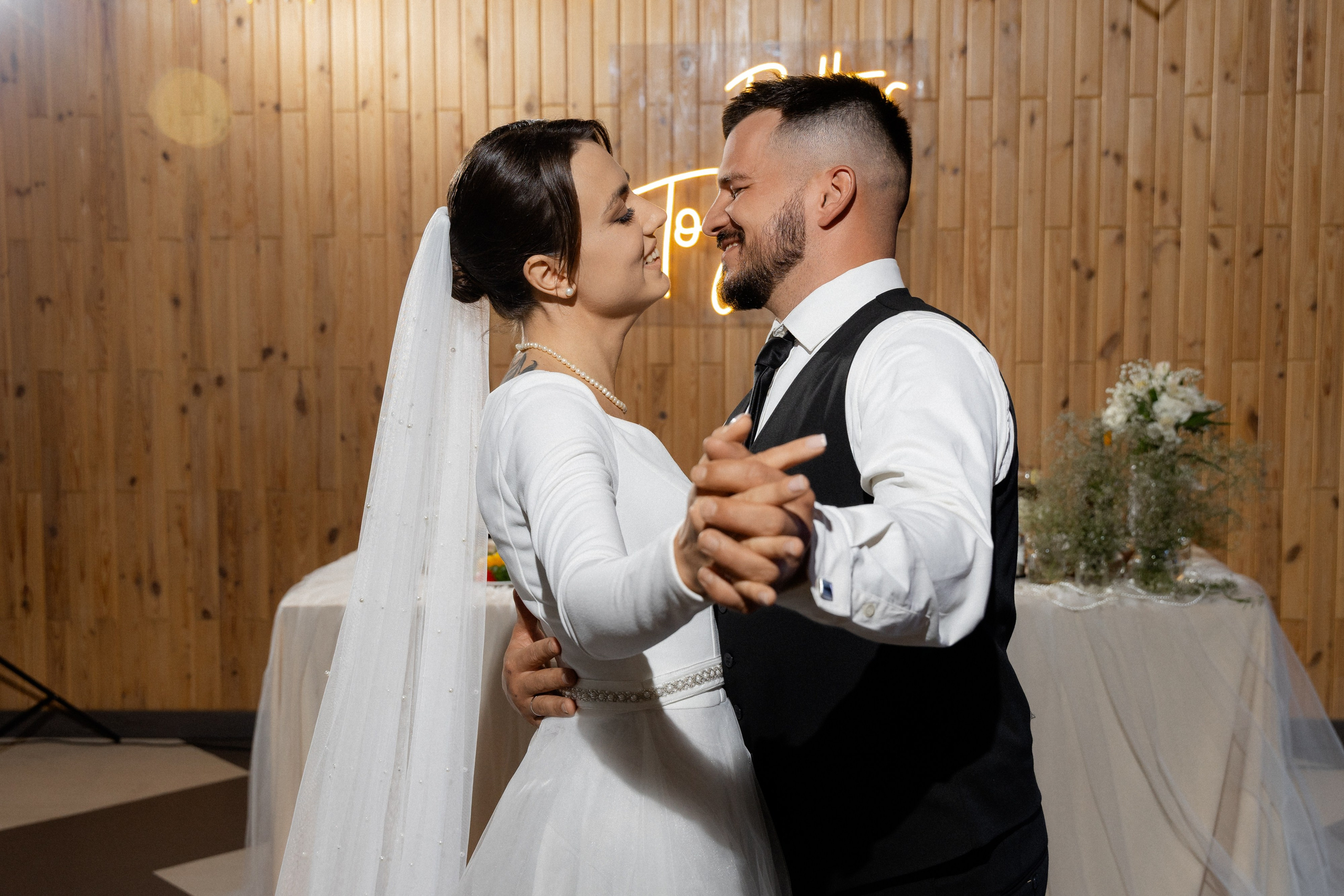 Свадебная фотосессия в агроусадьбе Лабодянка в Минске. Свадебный фотограф в Минске/Беларуси Сергей Спиридонов