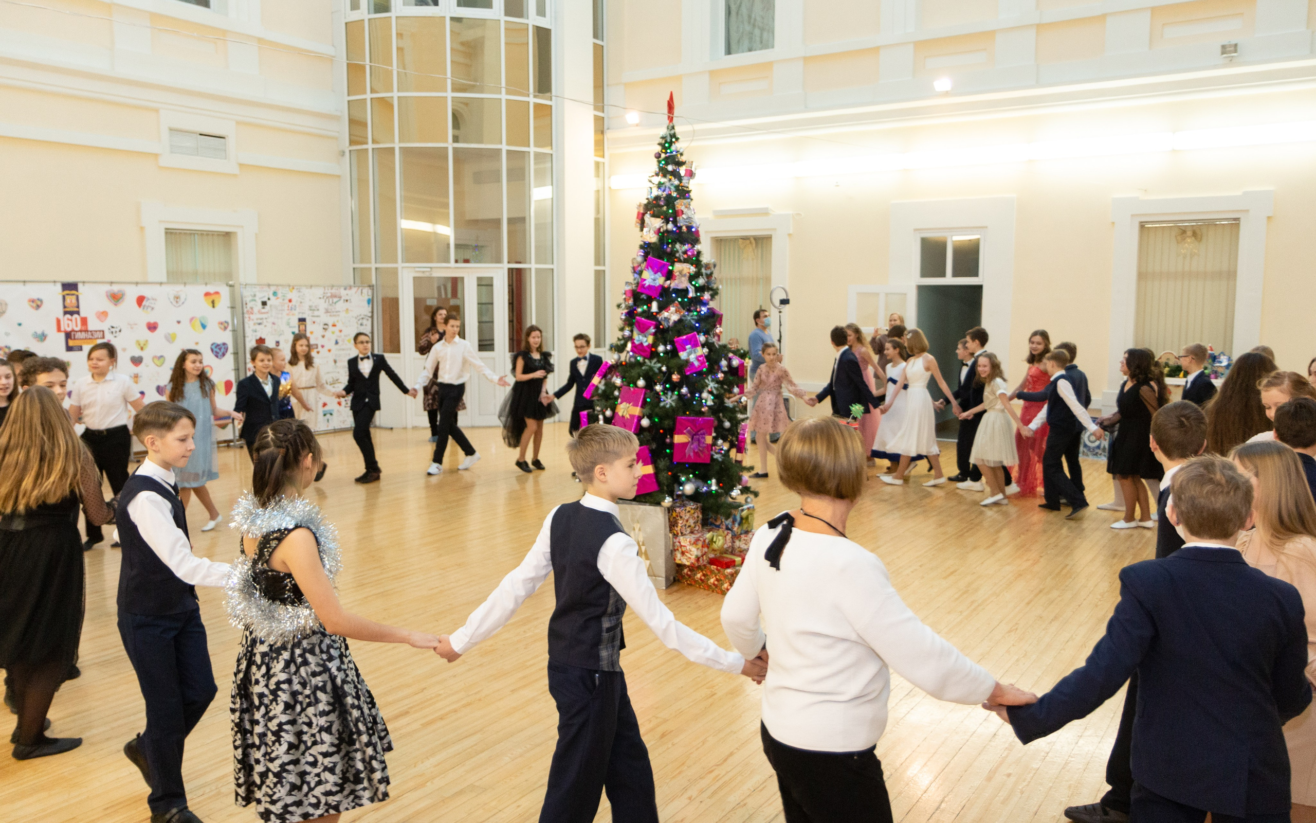 Съёмка в 9 гимназии города Екатеринбург. Предметный и репортажный фотограф Алексей Кротов