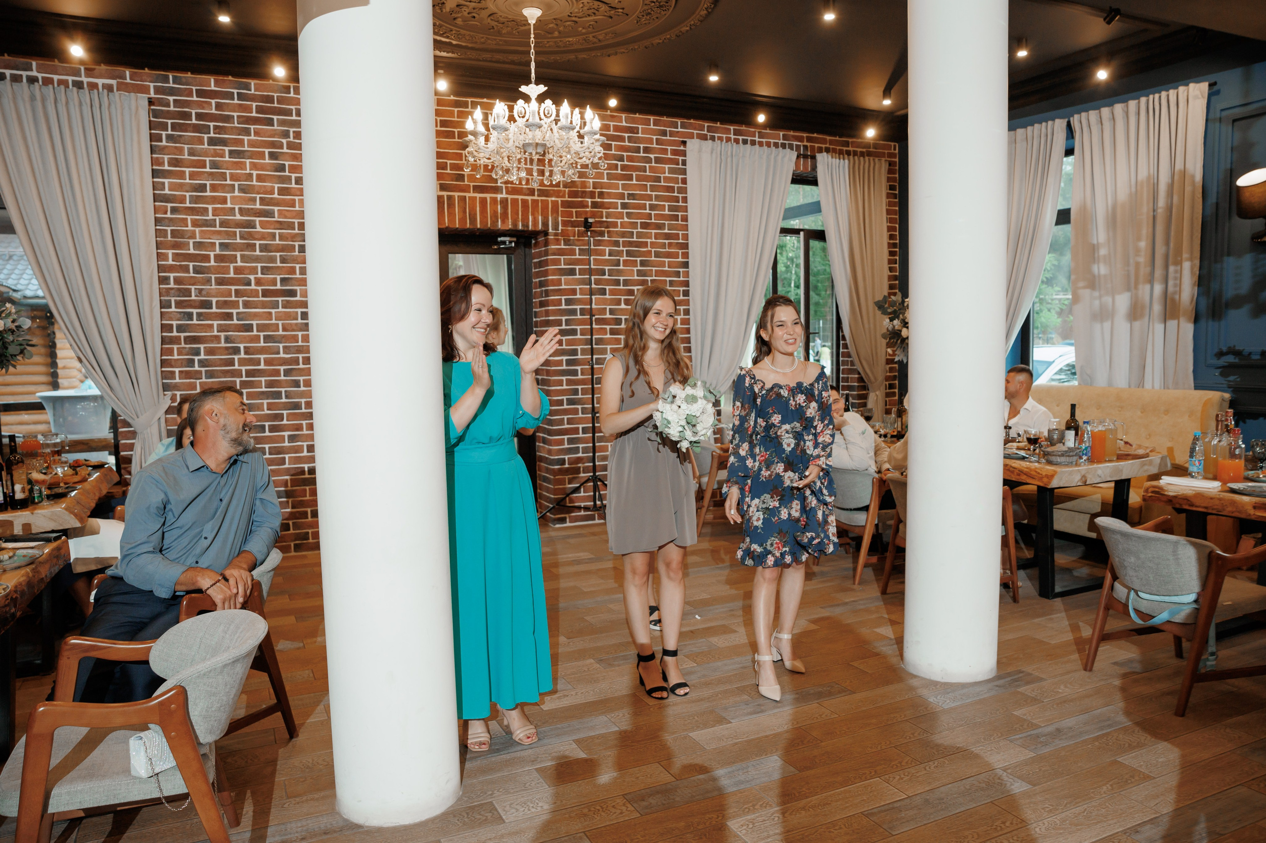 Полина и Дмитрий, загородный клуб «Барин», ЗАГС в г. Пушкино. Свадебный и репортажный фотограф (Москва, Королев и другие)