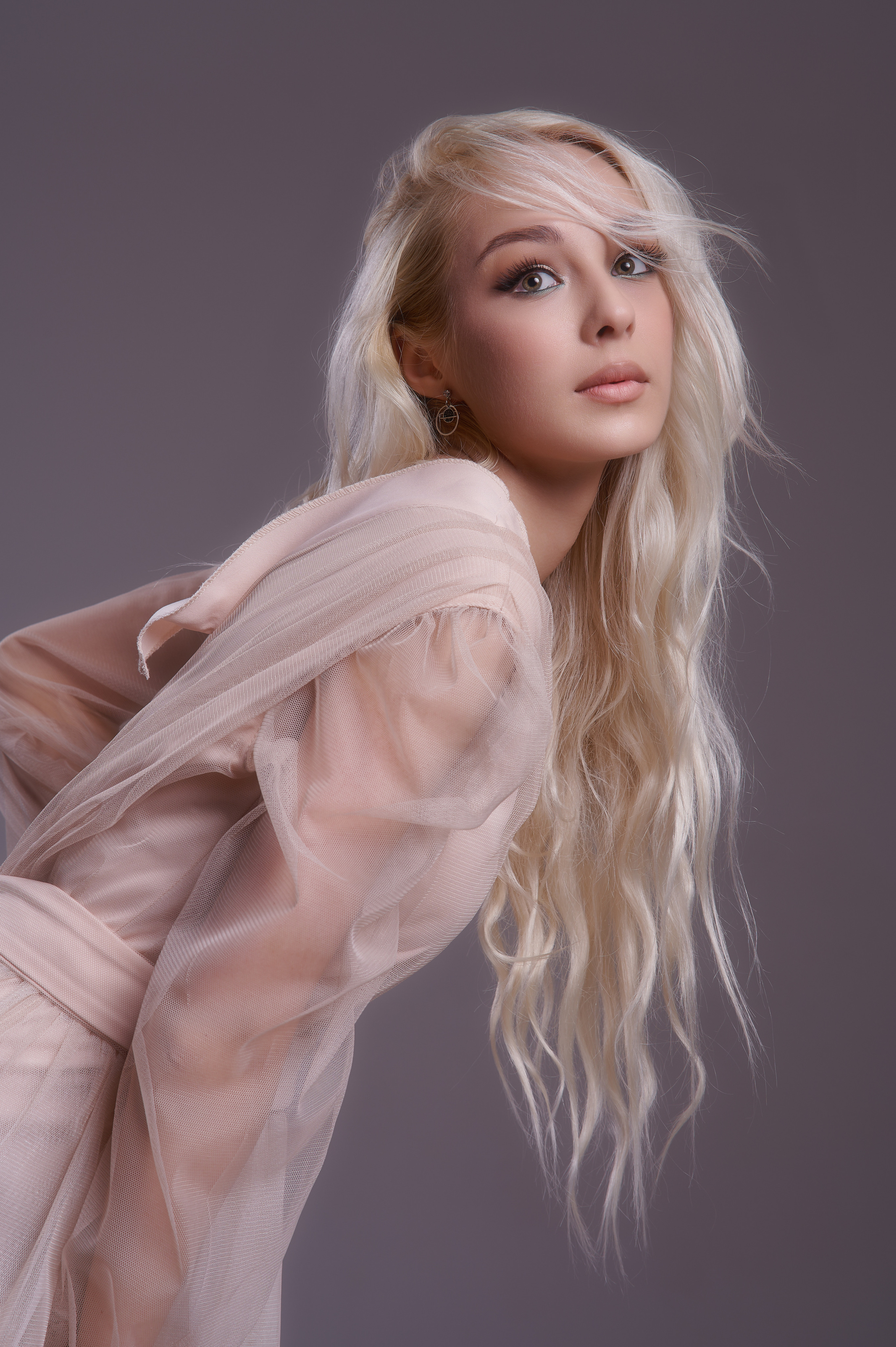 Apollinaria. Студийный, семейный, свадебный, фэшн и ню фотограф в Астрахани, производство выпускных альбомов. Руслан Кондрашин