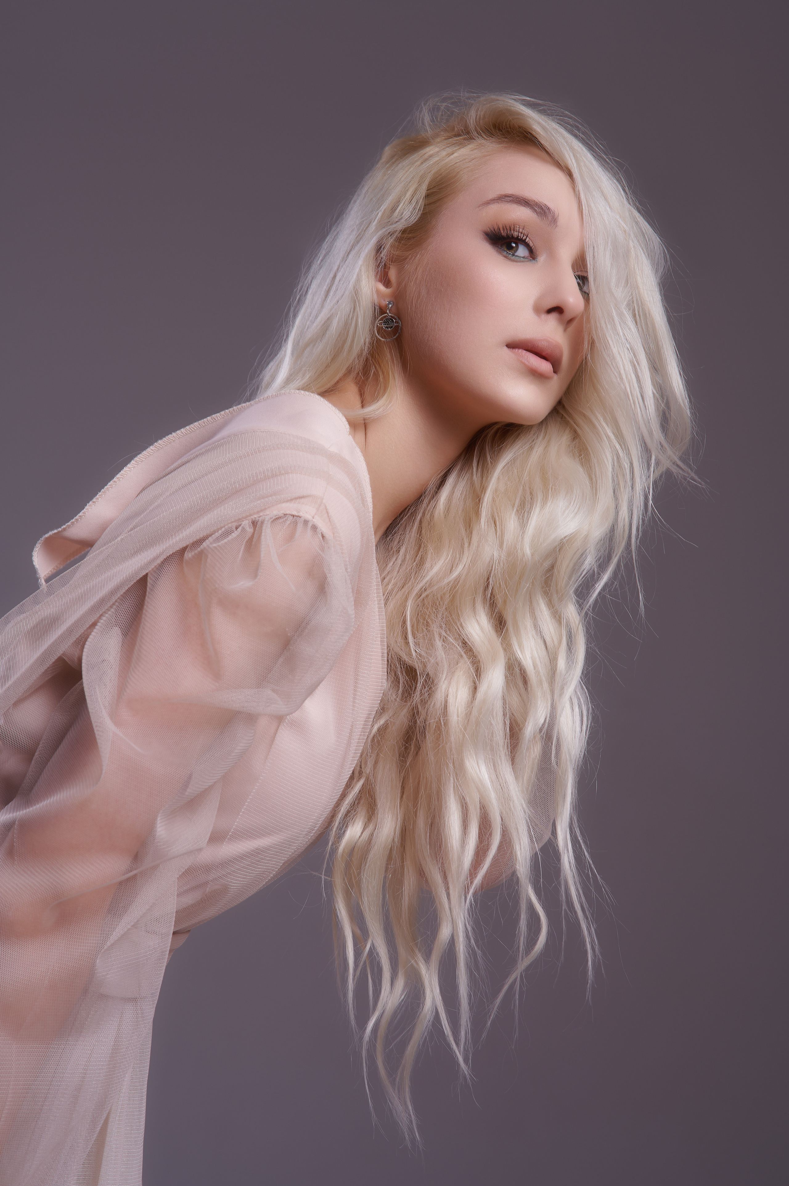 Apollinaria. Студийный, семейный, свадебный, фэшн и ню фотограф в Астрахани, производство выпускных альбомов. Руслан Кондрашин