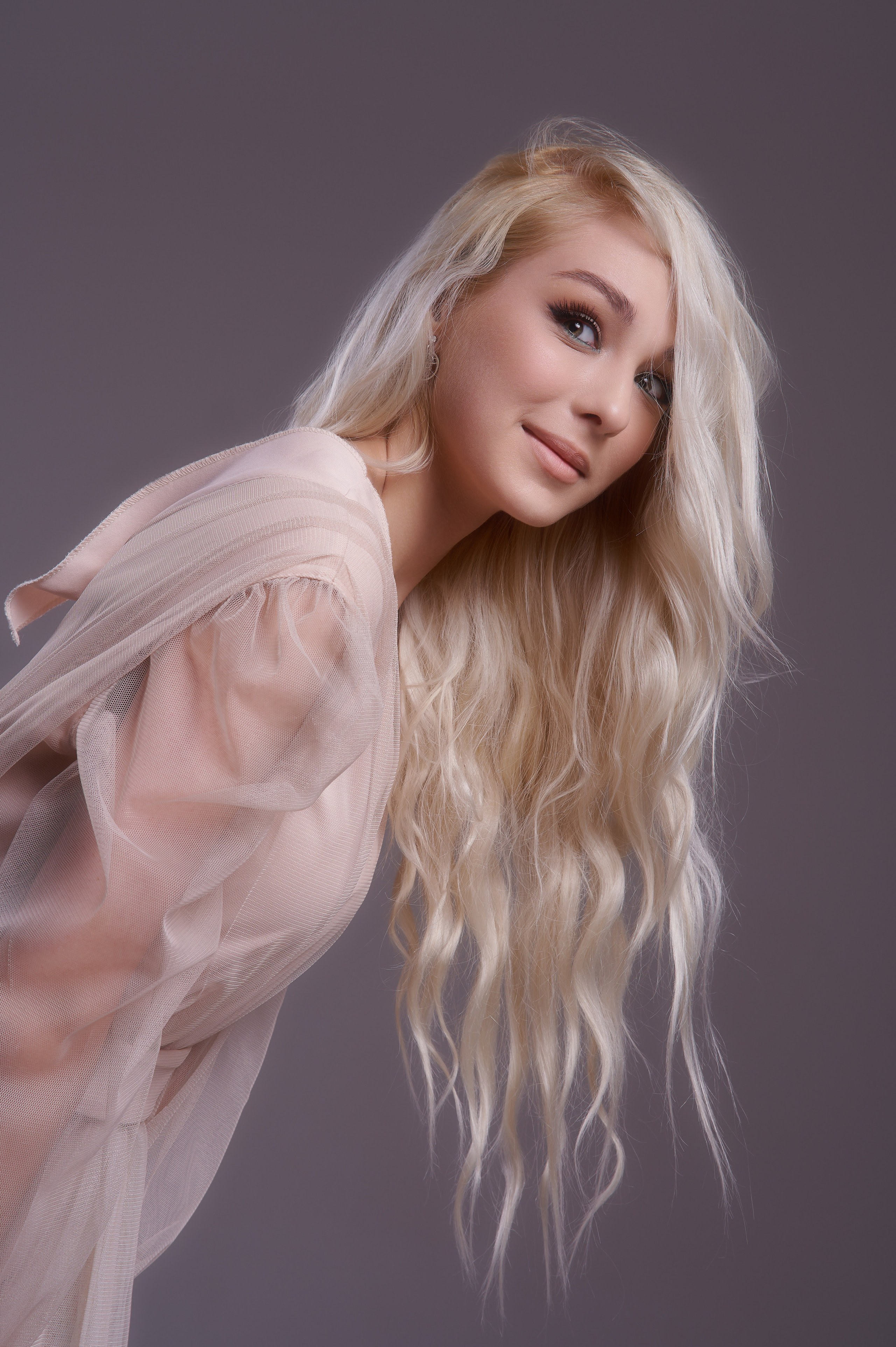 Apollinaria. Студийный, семейный, свадебный, фэшн и ню фотограф в Астрахани, производство выпускных альбомов. Руслан Кондрашин