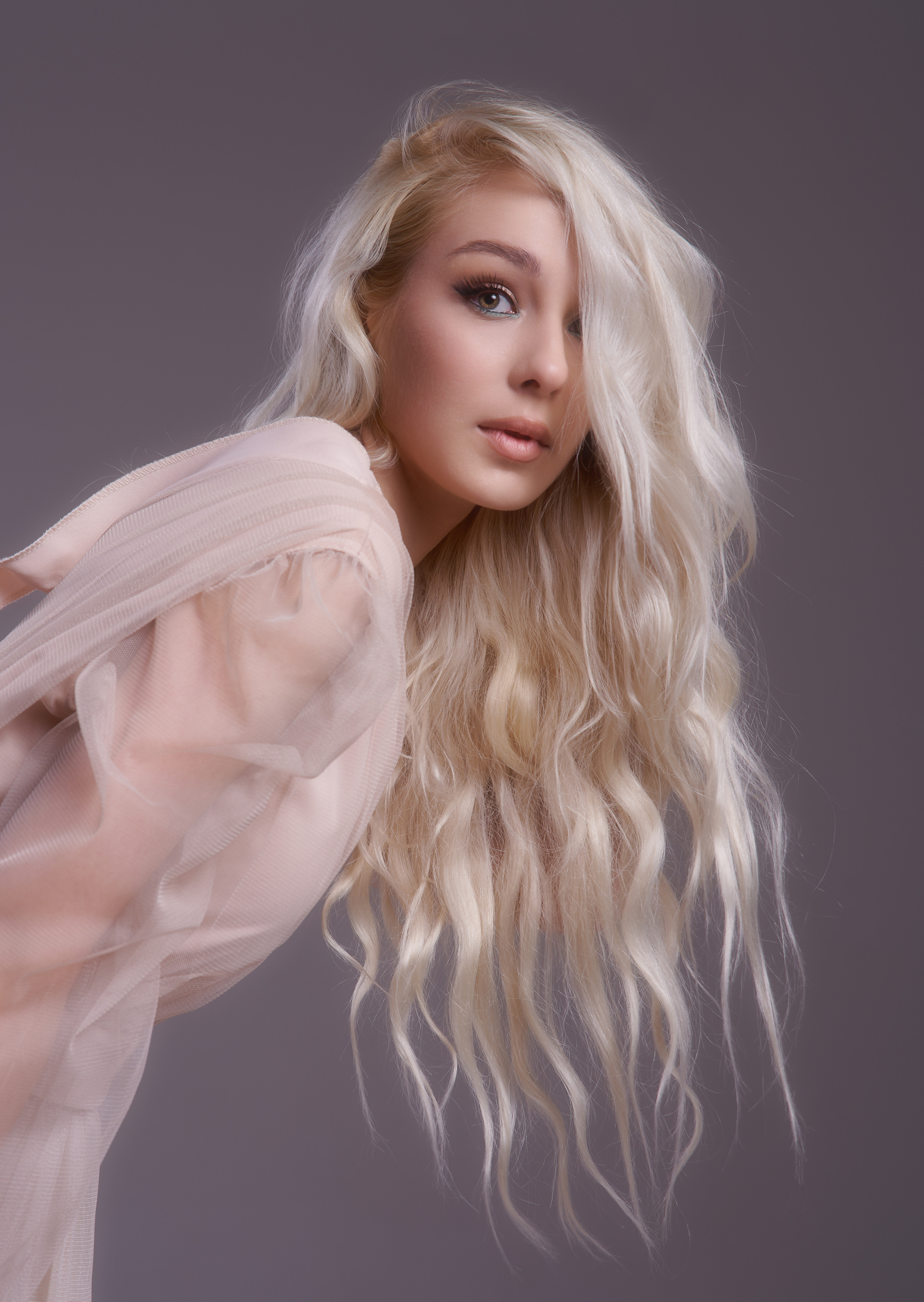 Apollinaria. Студийный, семейный, свадебный, фэшн и ню фотограф в Астрахани, производство выпускных альбомов. Руслан Кондрашин