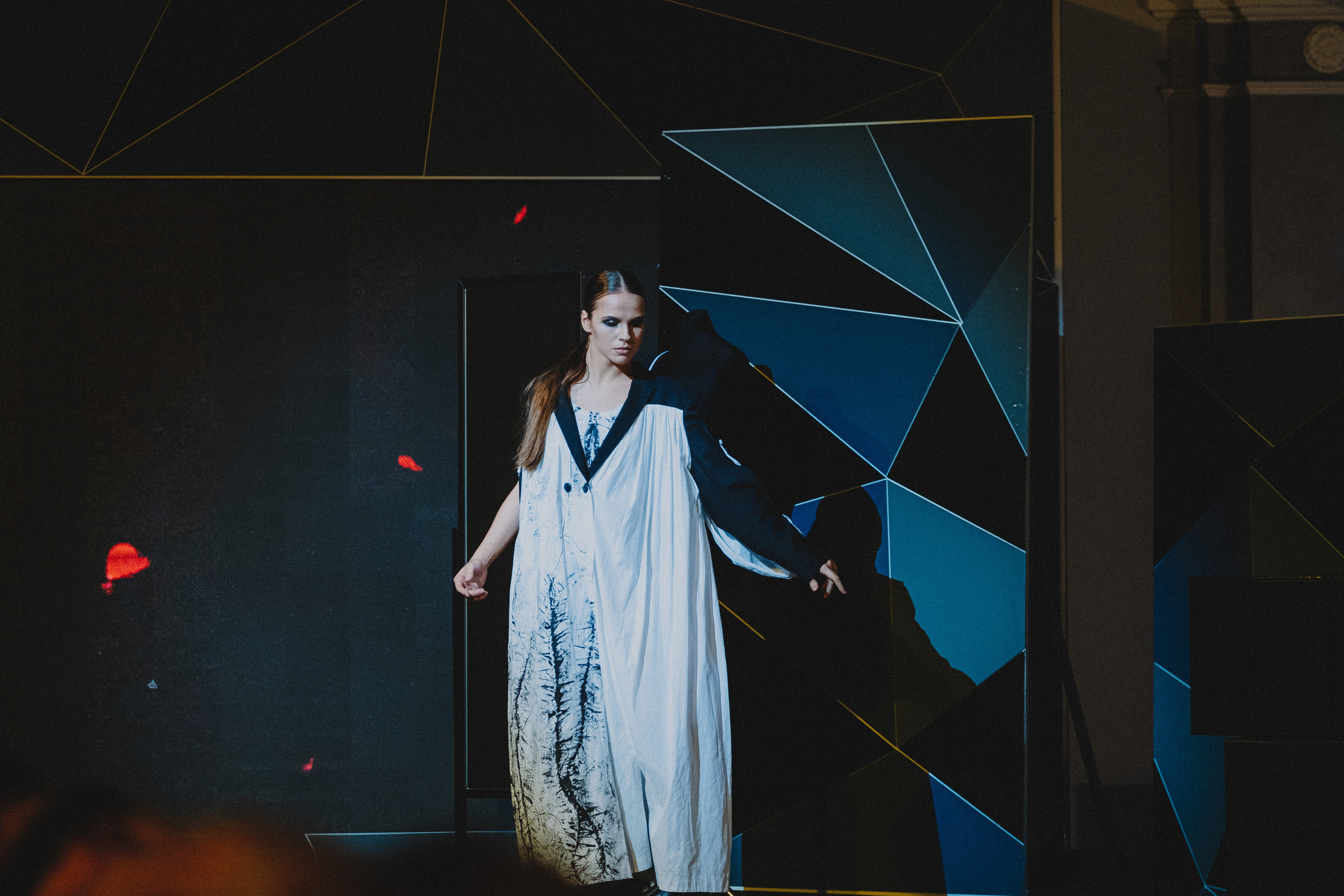 Показ Darya Kipriyanova «Метаморфозы». Екатерина Курбанова. Женский фотограф