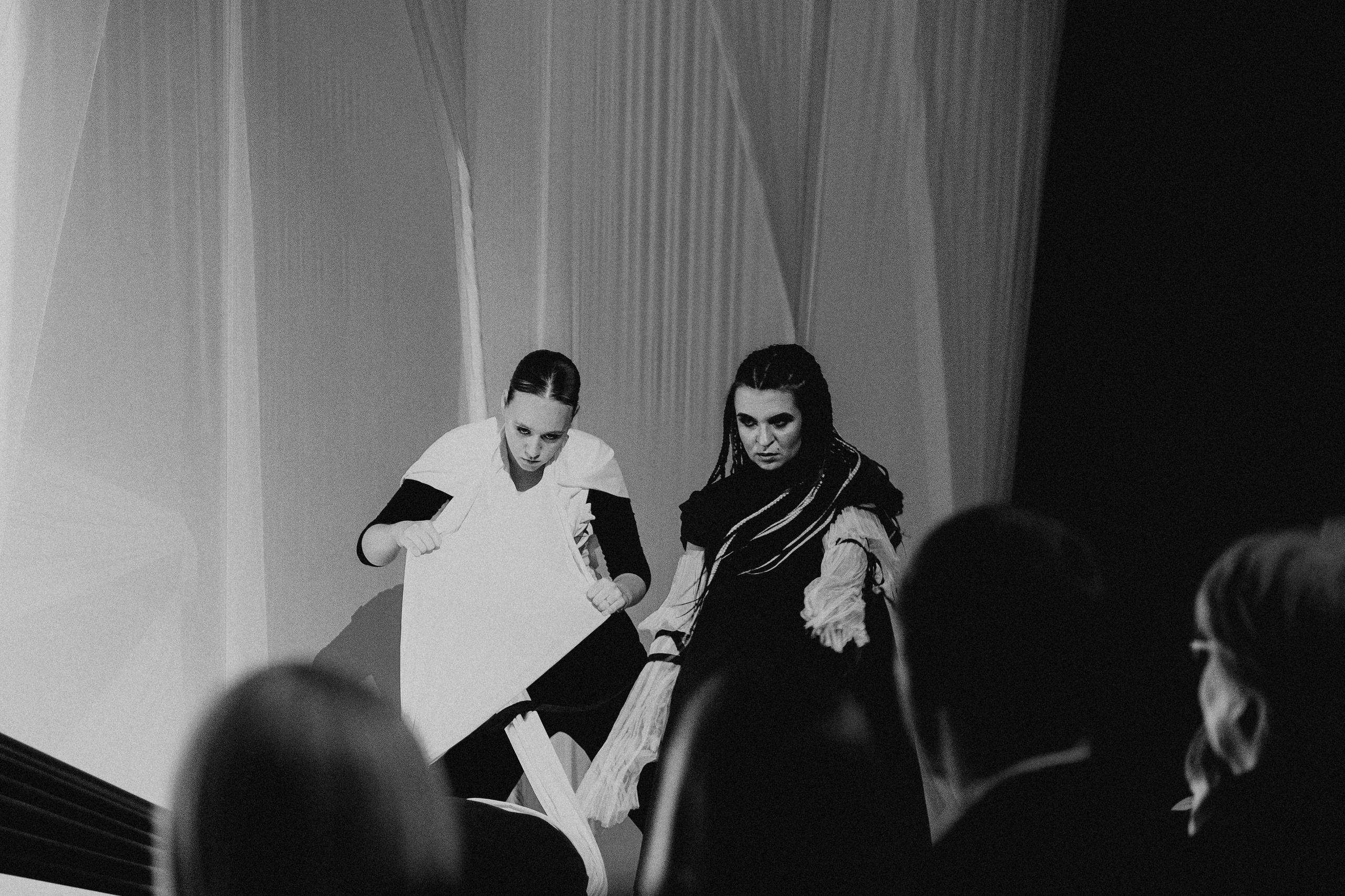 Показ Darya Kipriyanova «Метаморфозы». Екатерина Курбанова. Женский фотограф