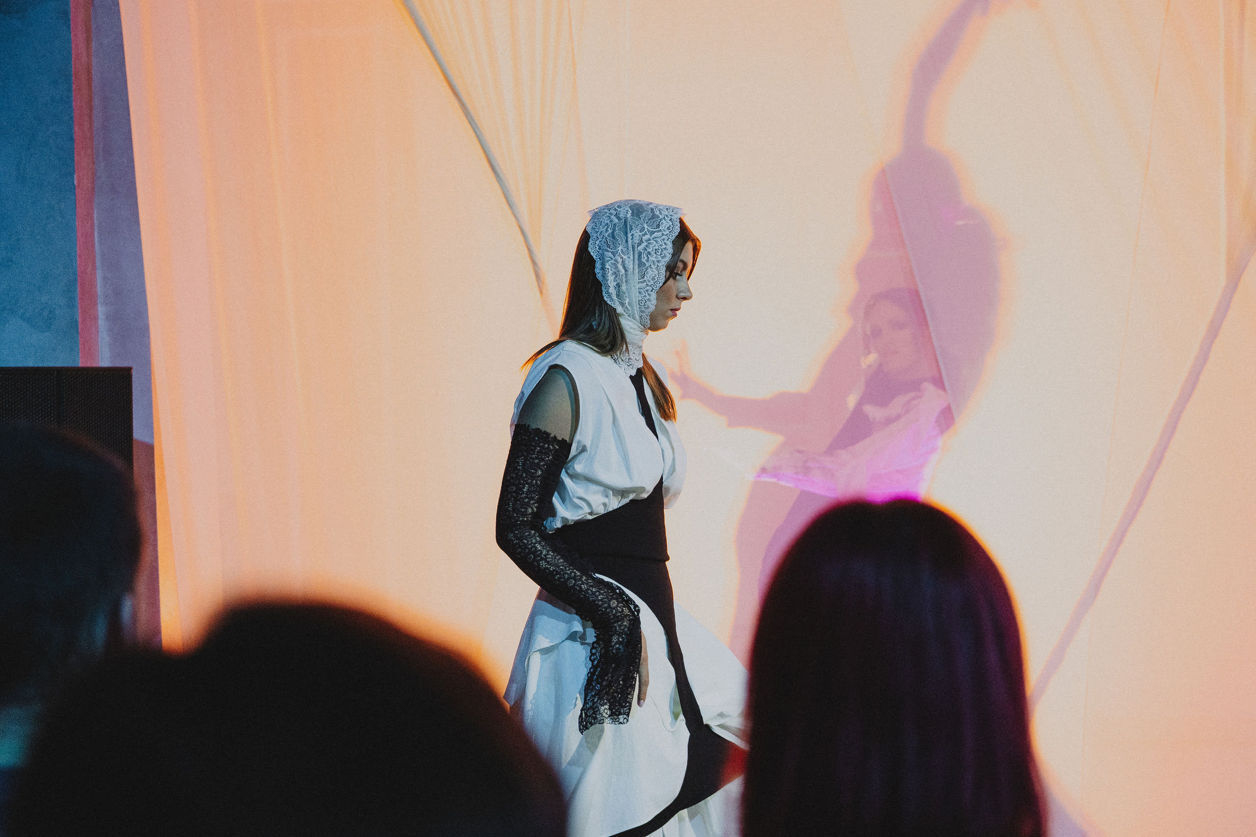 Показ Darya Kipriyanova «Метаморфозы». Екатерина Курбанова. Женский фотограф