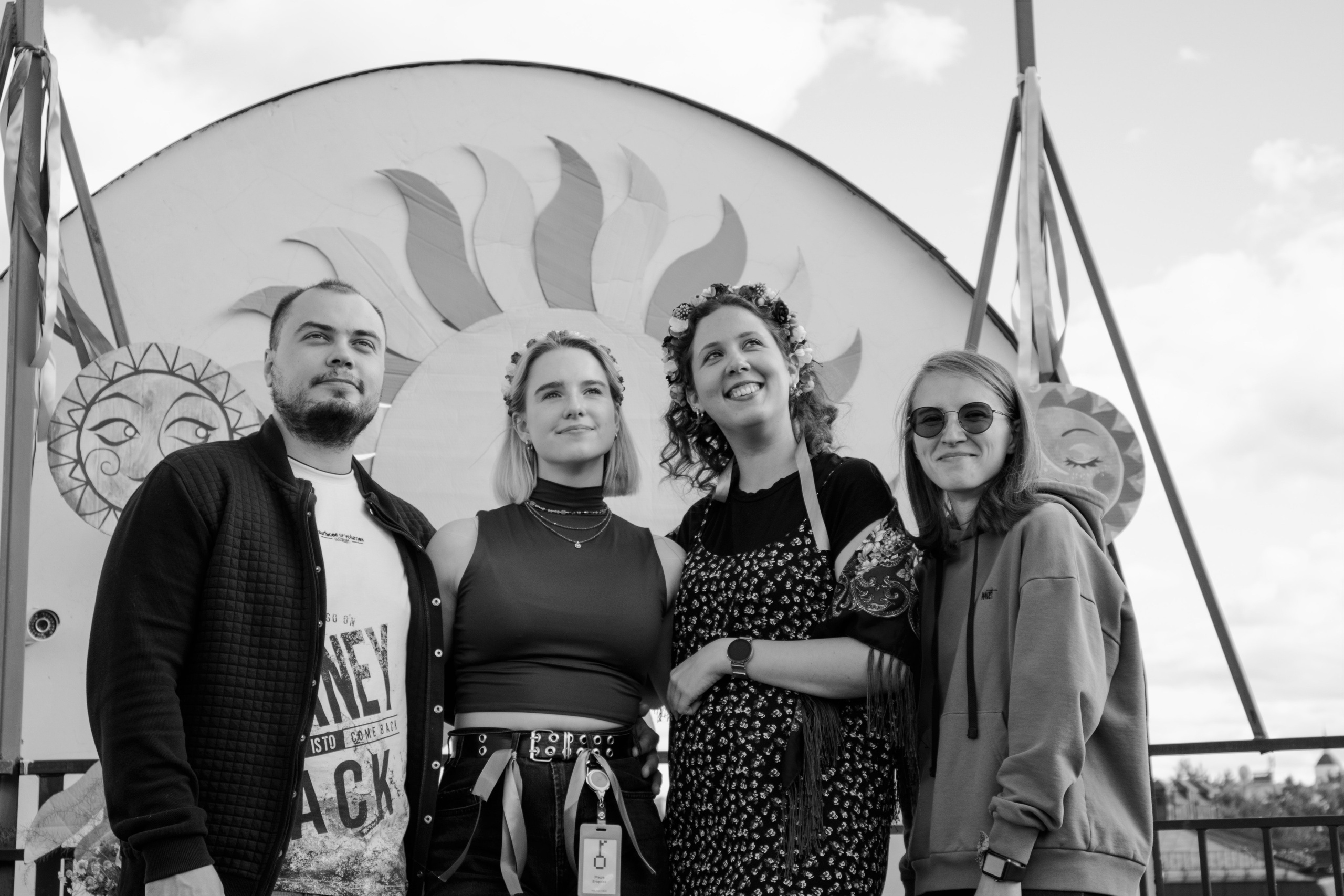 Съёмка корпоратива в городе Томск на крыше музея славянской мифологии