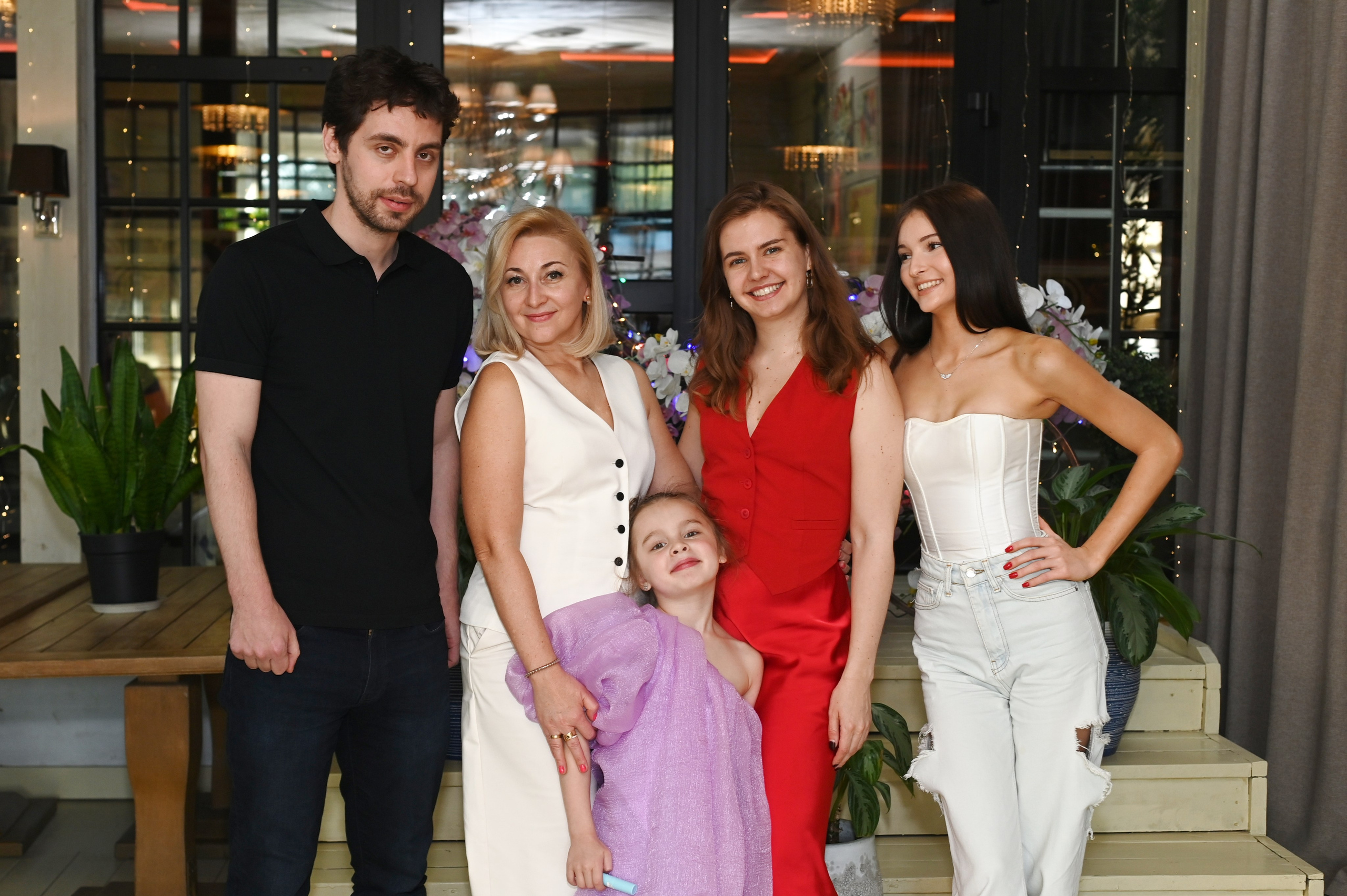 Взрослый День Рождения в ресторане Урюк. Свадебный и семейный фотограф в Москве Ирина Гончарова