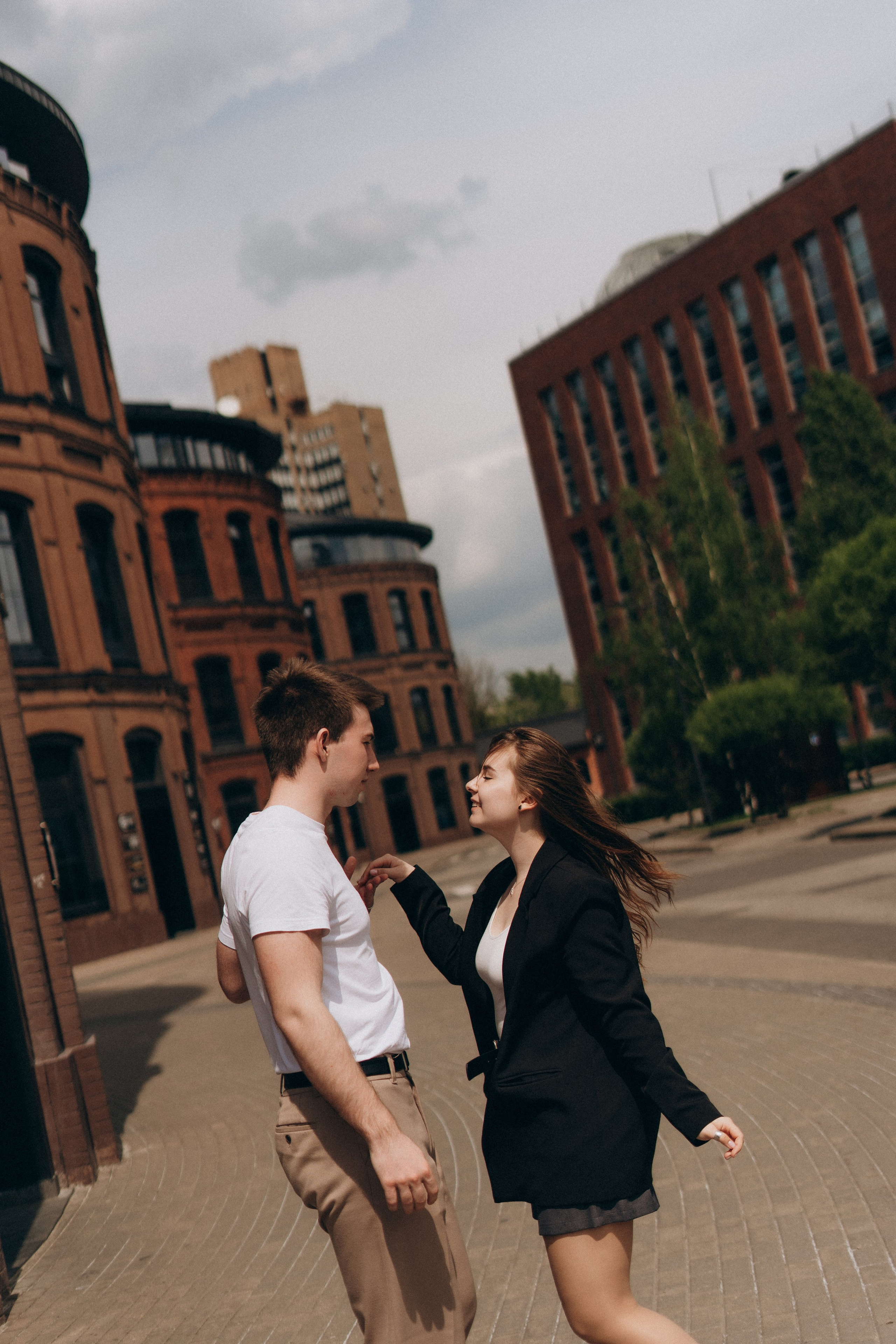 Юля и Даня | Прогулка по улицам Москвы. Фотограф Москва Виктория-Антуанетта