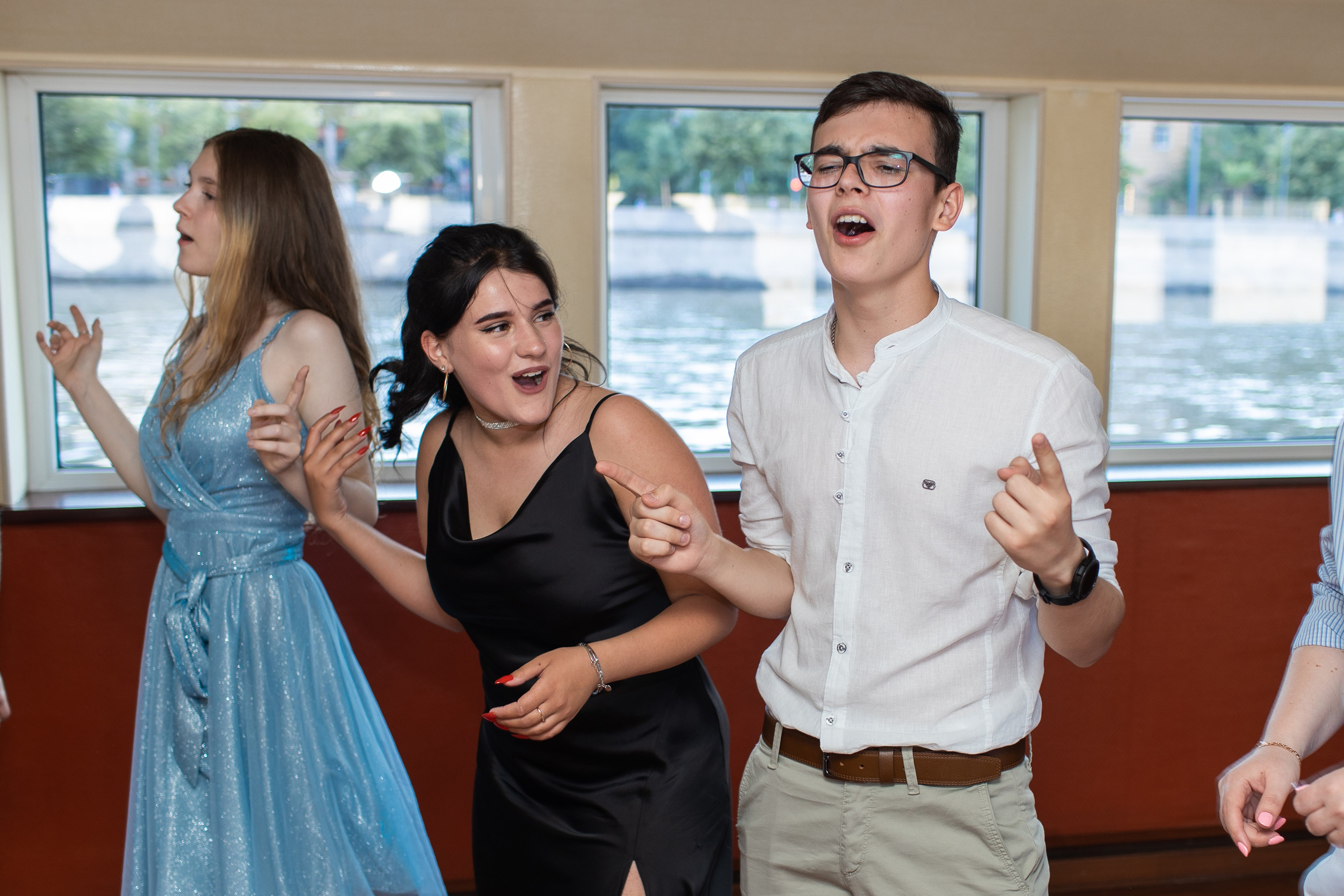 Выпускной на теплоходе Ривьера. Фотограф в Москве Десятова Ксения