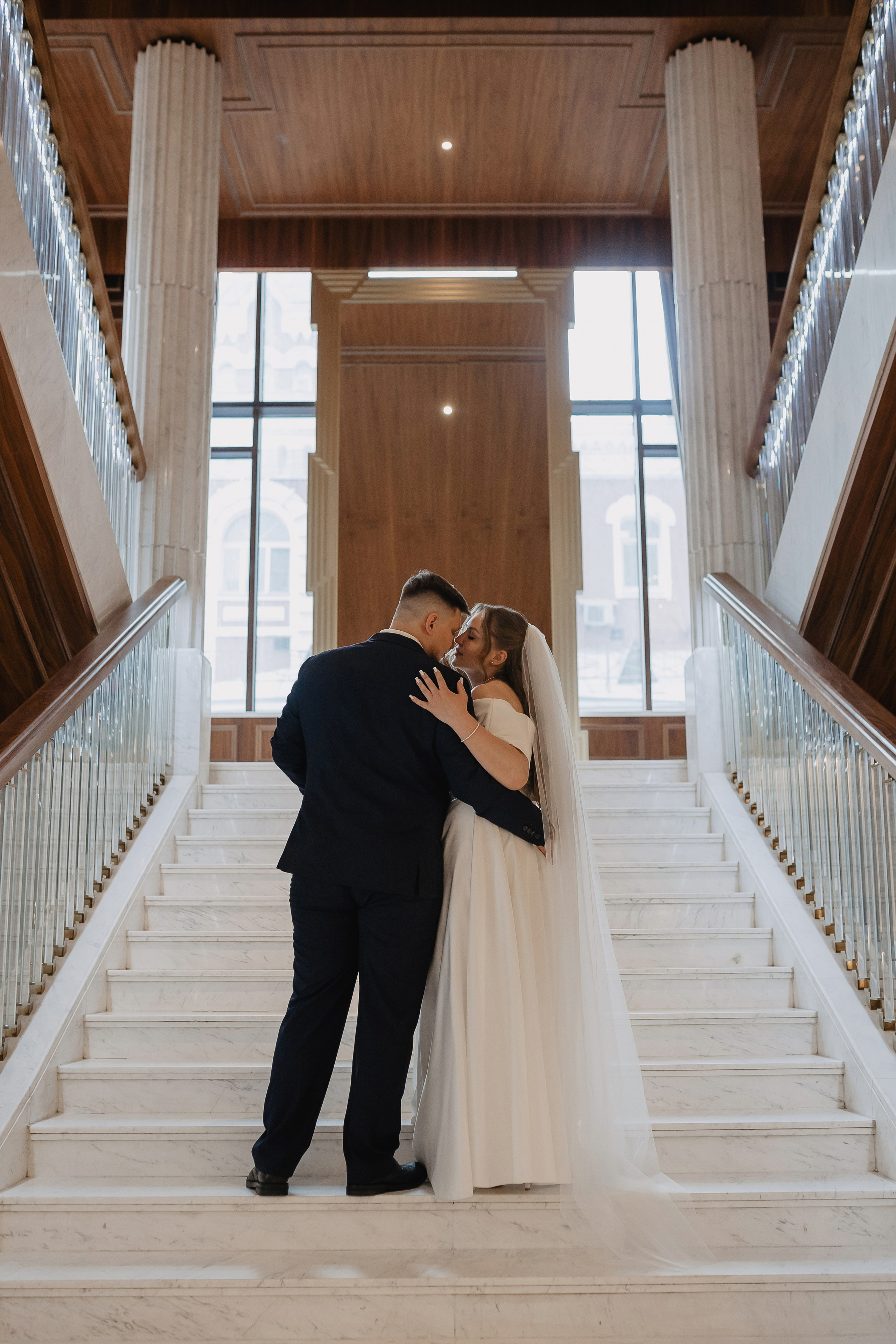 Свадебная фотосессия в отеле Marriott imperial plaza в Москве. Свадебный фотограф в Москве Дарья Олендарёва