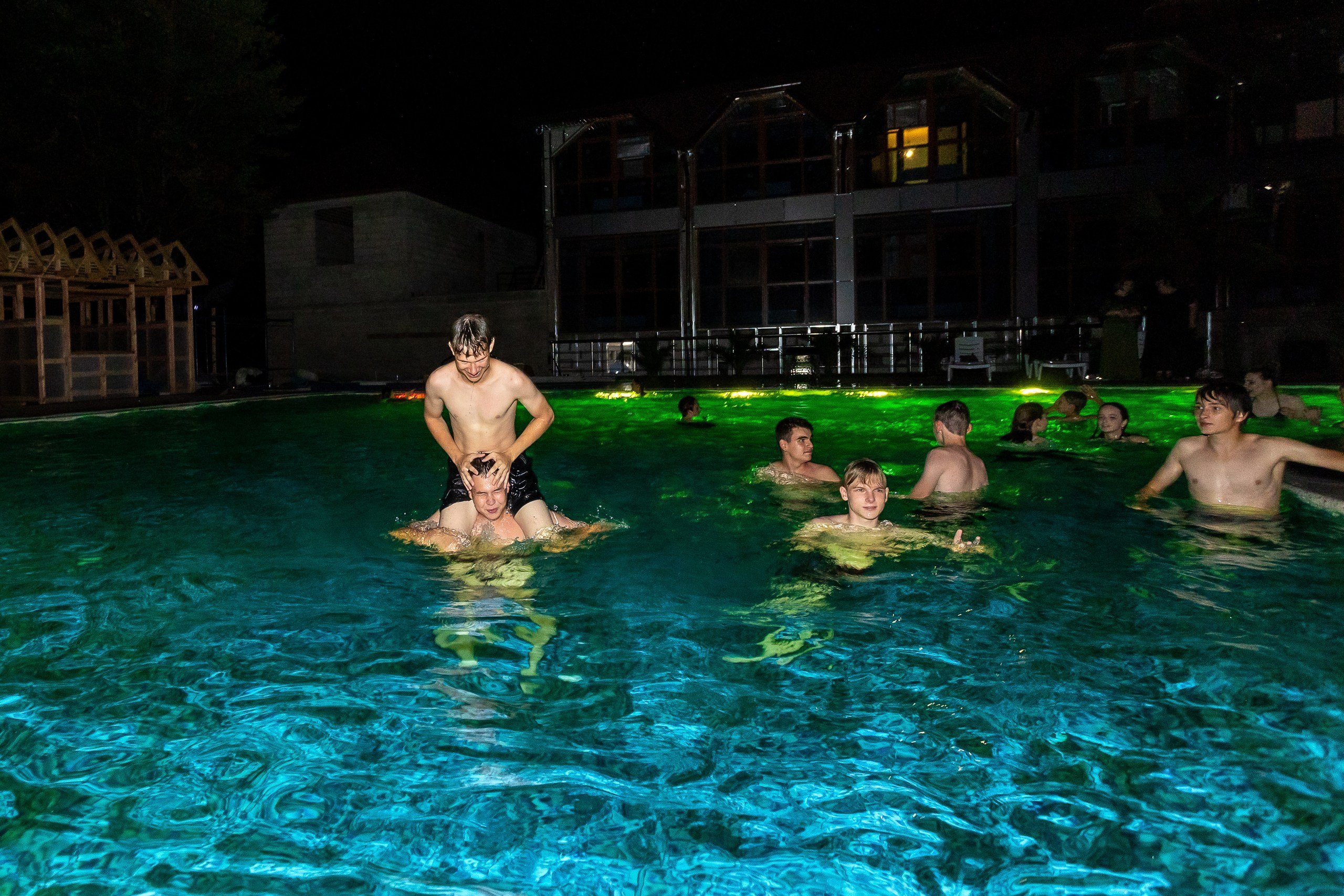 Вручение аттестата и выпускной вечер. Выпускные альбомы Майкоп, Краснодар Елена Золотарева