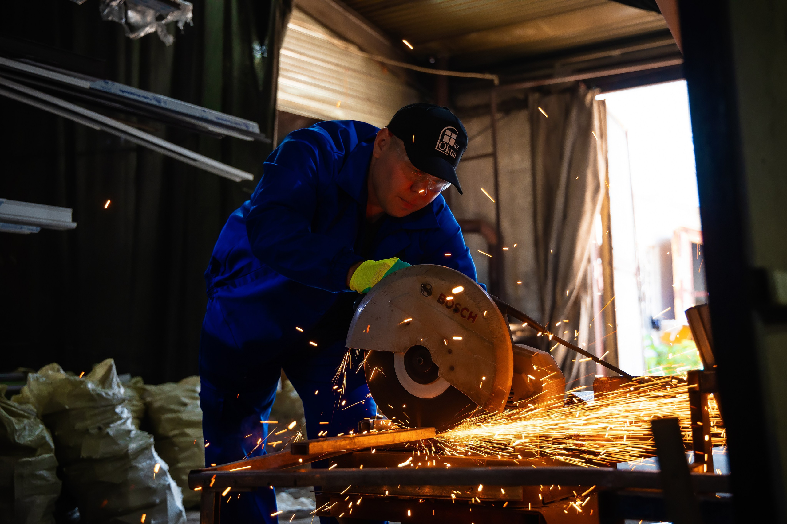 Цех по окнам. Семейный и Свадебный фотограф в Астане Александр Астапов