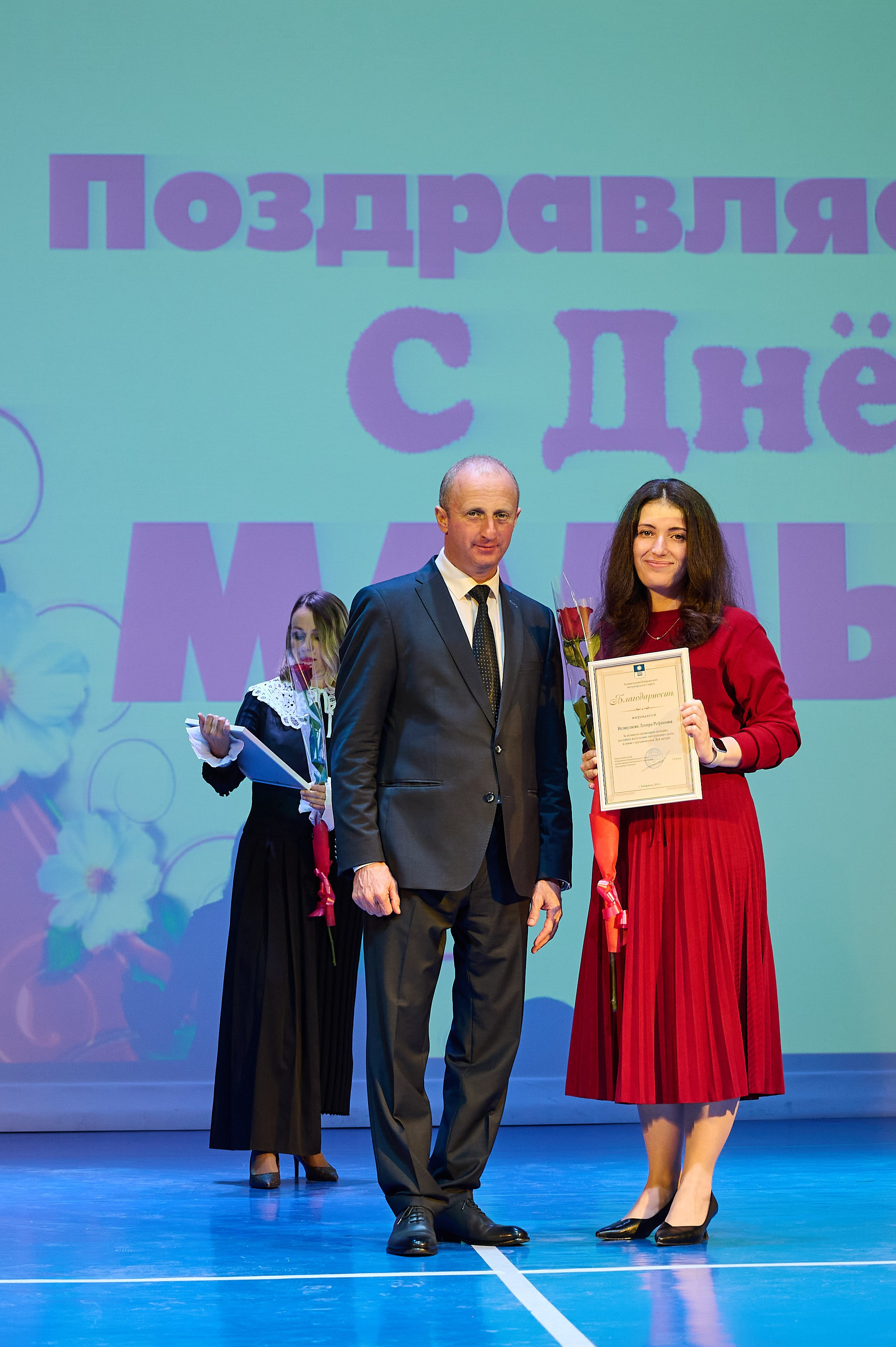 День матери Марьина Роща. Жизнь курорта Кабардинка в фотографиях