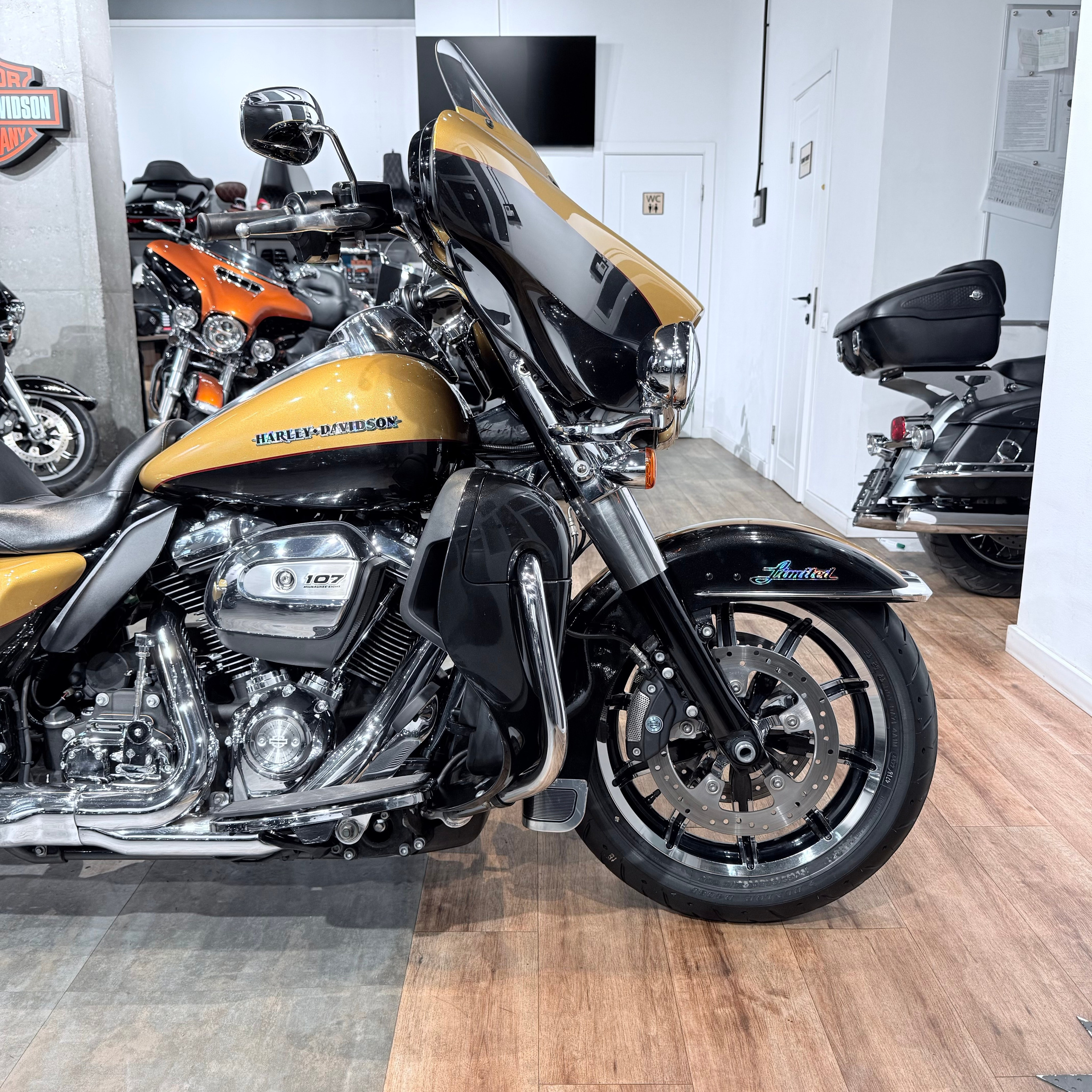 2017 Elеctra Glide Ultra Limited 107 Вlасk Hills Gold. Hello Davidson, Москва. Только хорошие мотоциклы…