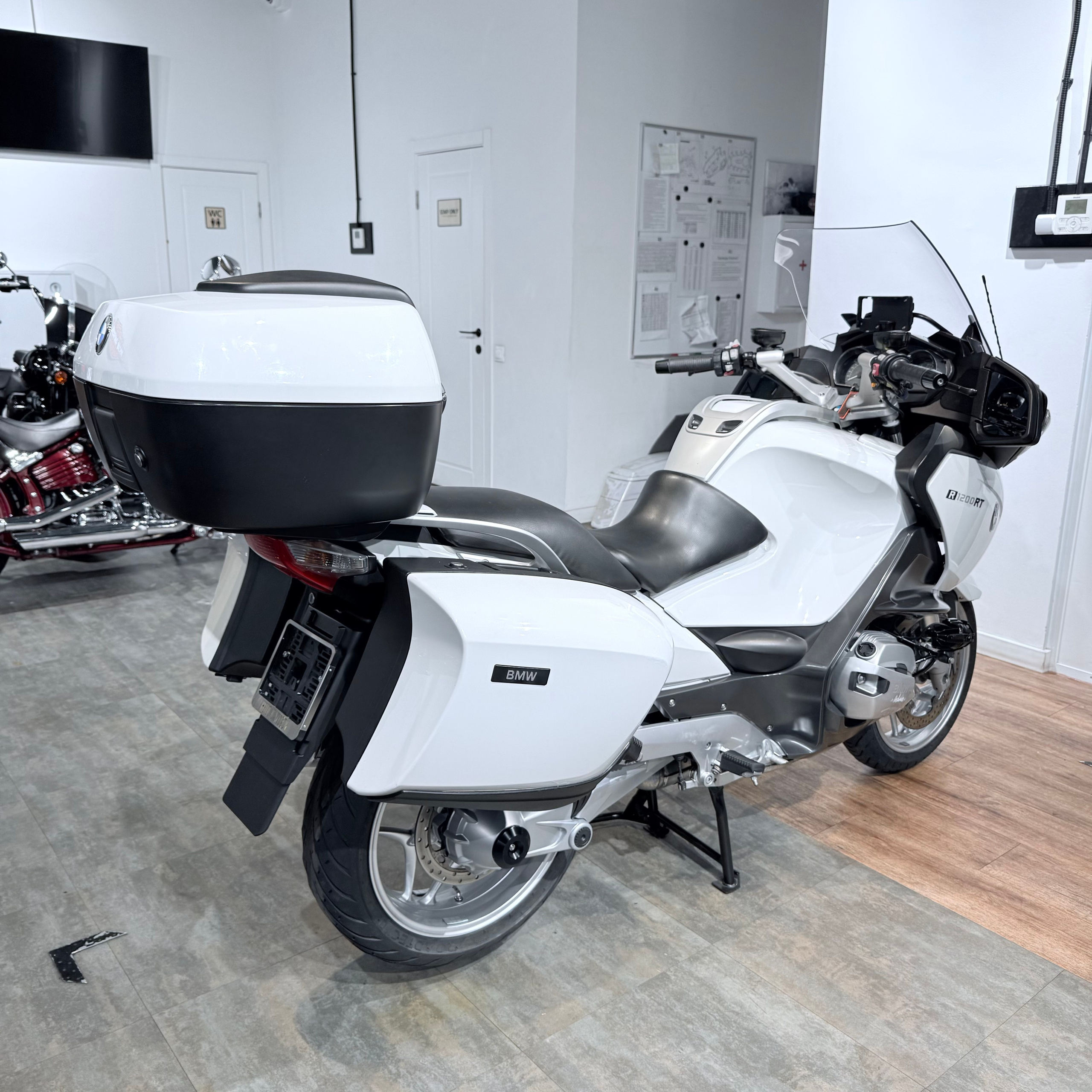 2011 ВМW R1200RТ Alpine White. Hello Davidson, Москва. Только хорошие мотоциклы…