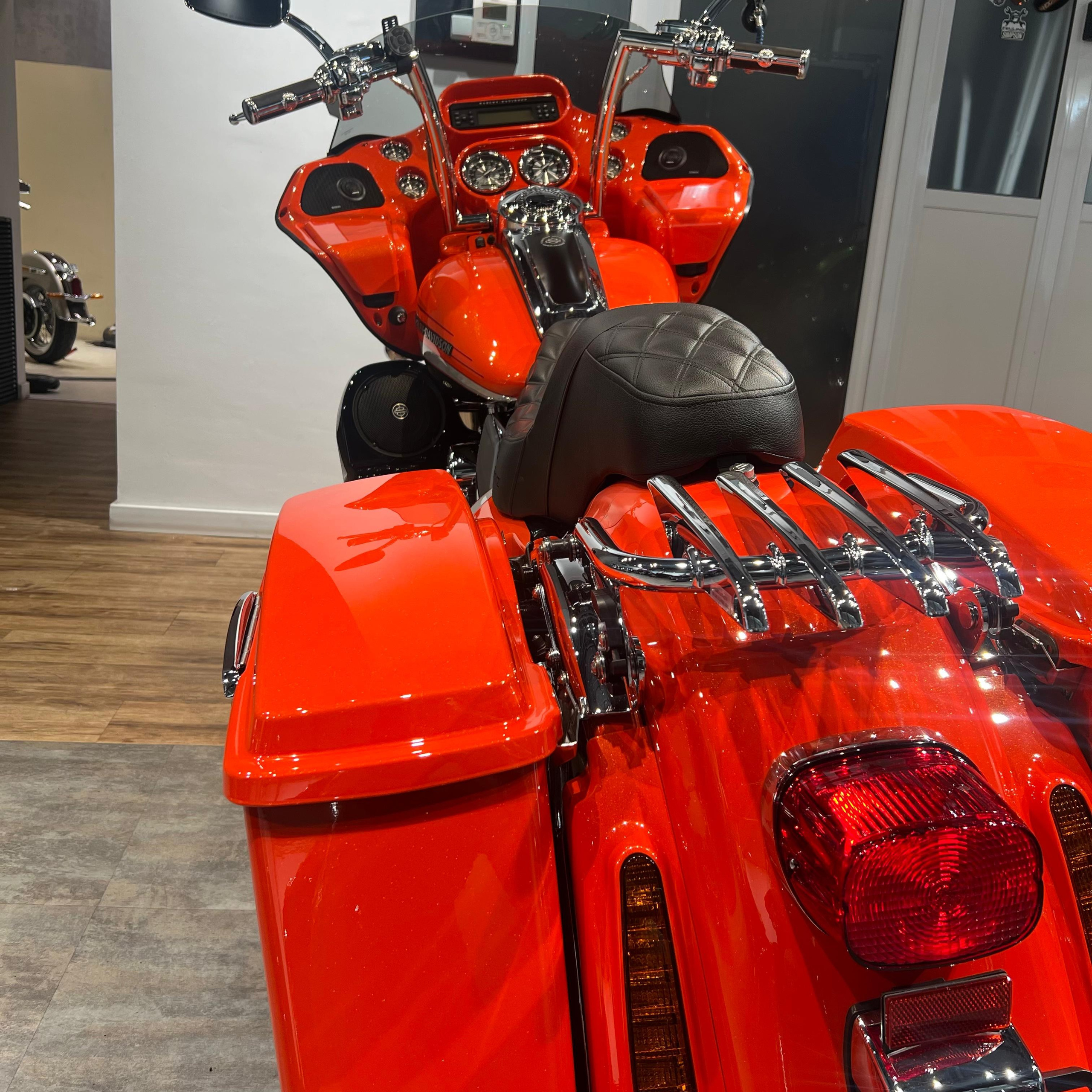 Harley Davidson CVO Road Glide (Electric Orange) (Touring) — купить мотоцикл. Hello Davidson, Москва. Только хорошие мотоциклы…