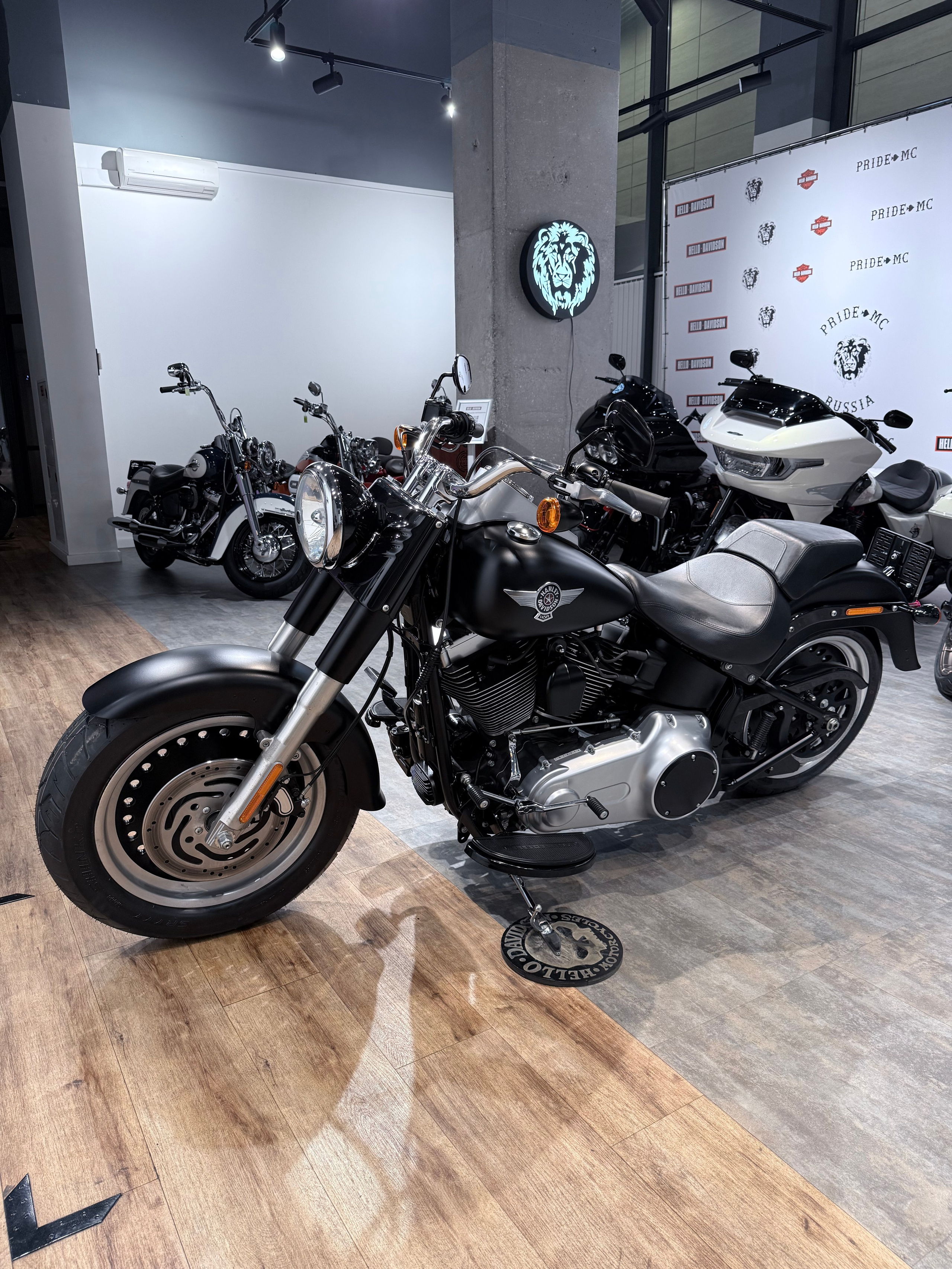 Мотоциклы Harley-Davidson 2013 Softail Black Slim ABS (Семейство Softail, Dyna). Hello Davidson, Москва. Только хорошие мотоциклы…